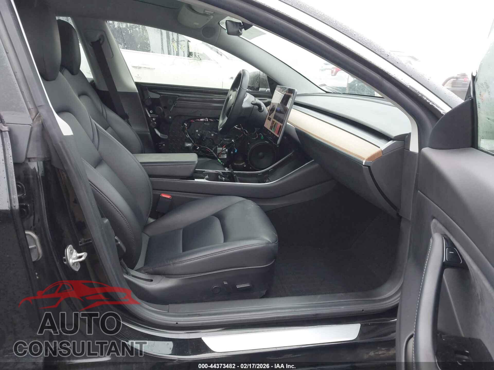 TESLA MODEL 3 2019 - 5YJ3E1EB3KF208585