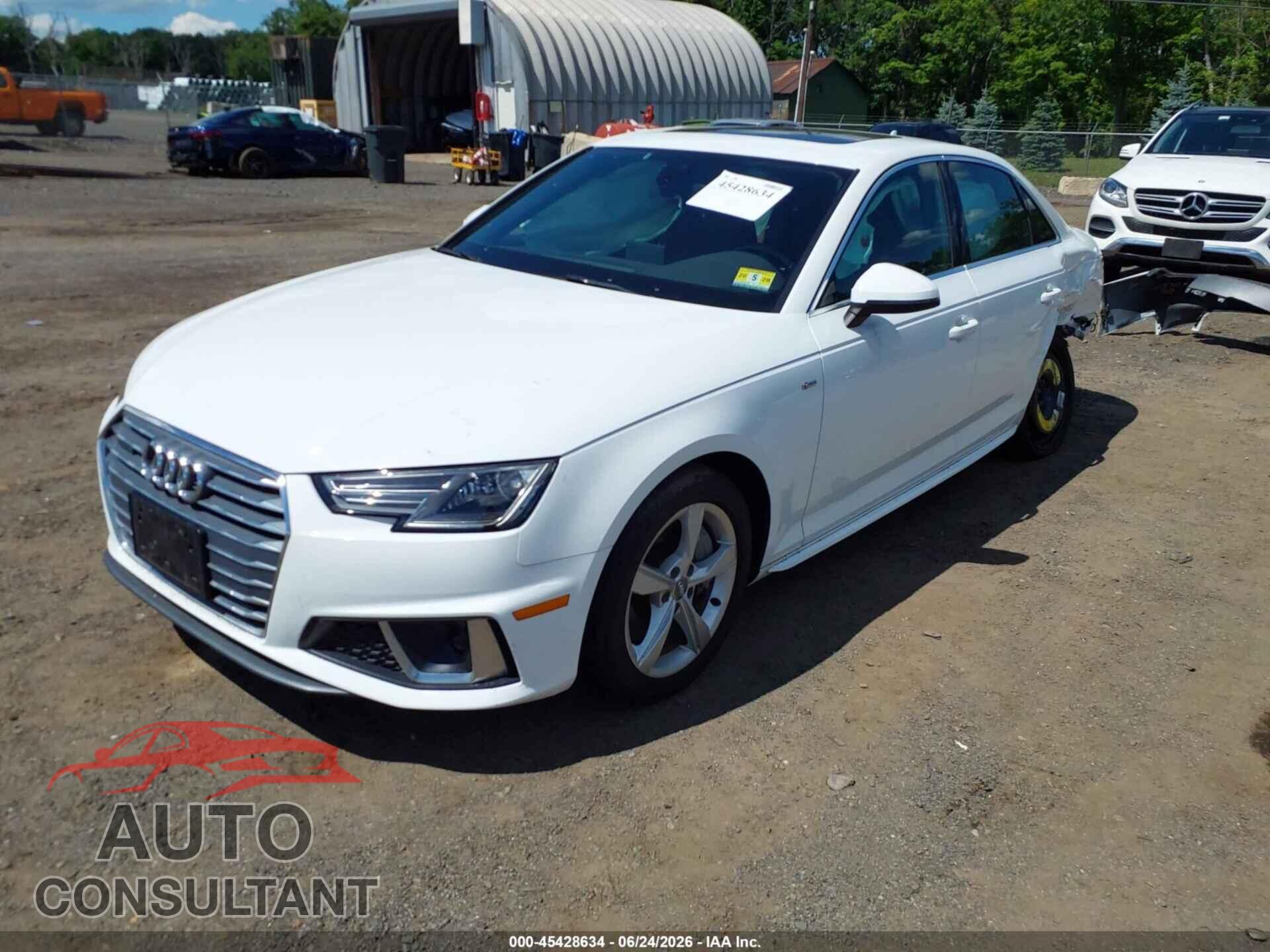 AUDI A4 2019 - WAUDNAF40KA043346