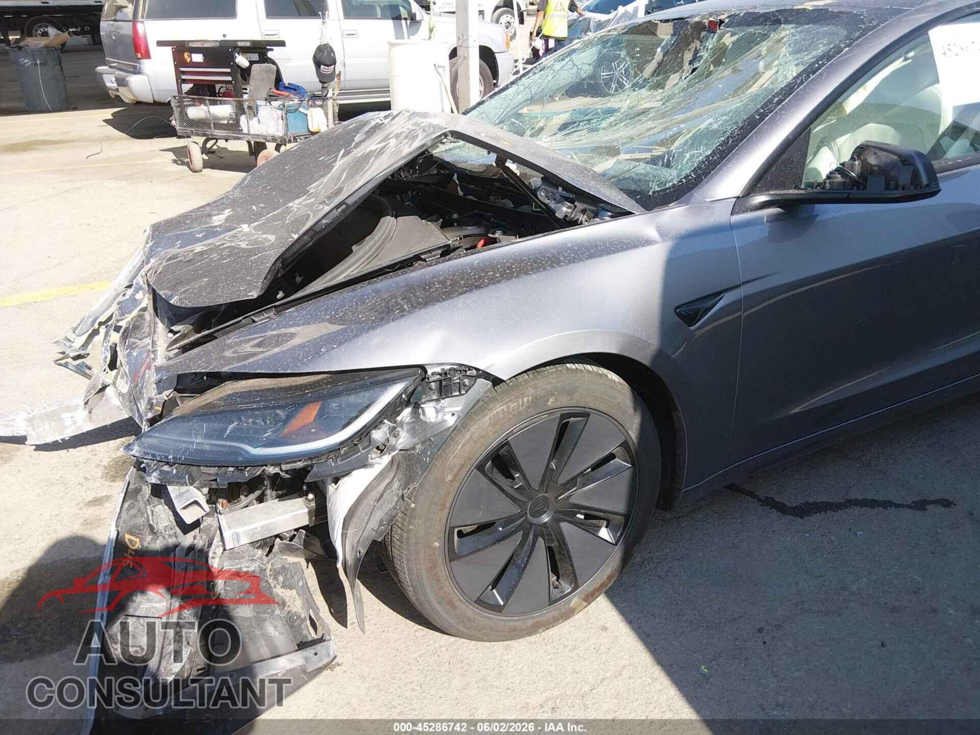 TESLA MODEL 3 2025 - 5YJ3E1EAXSF005796