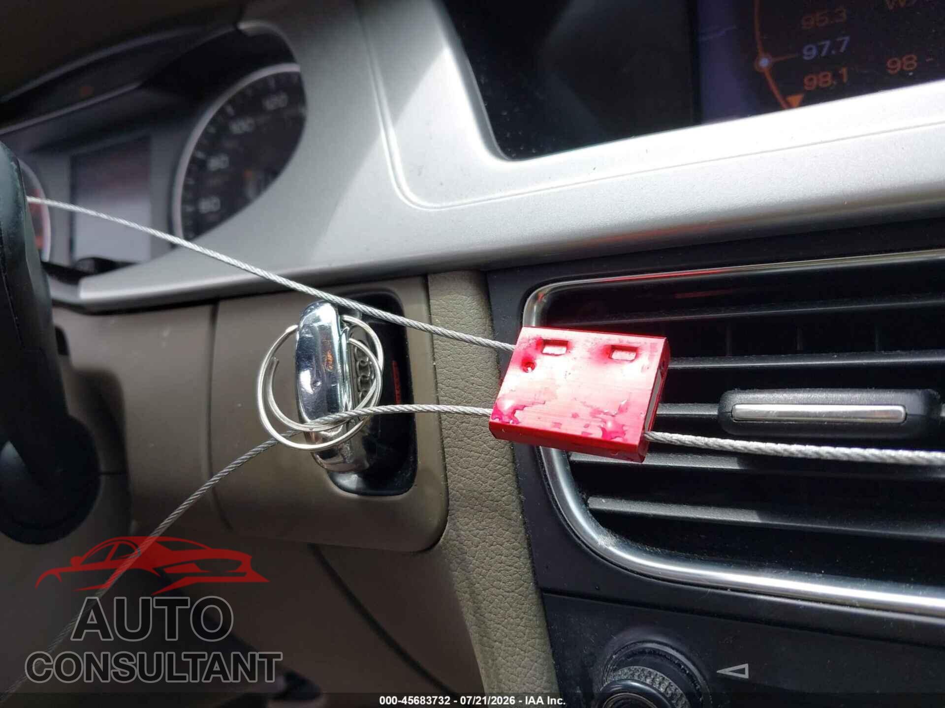 AUDI A4 2012 - WAUBFAFL3CA117534
