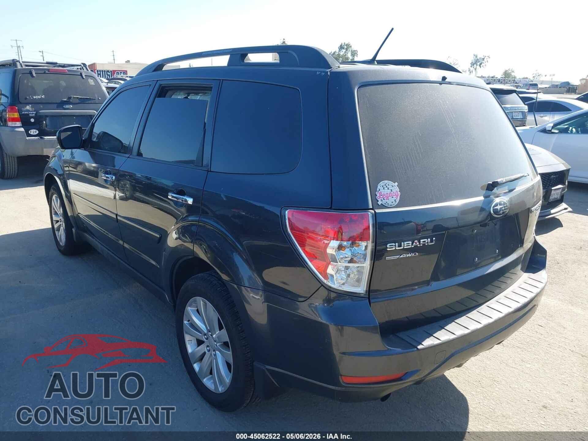 SUBARU FORESTER 2013 - JF2SHADC8DH445624