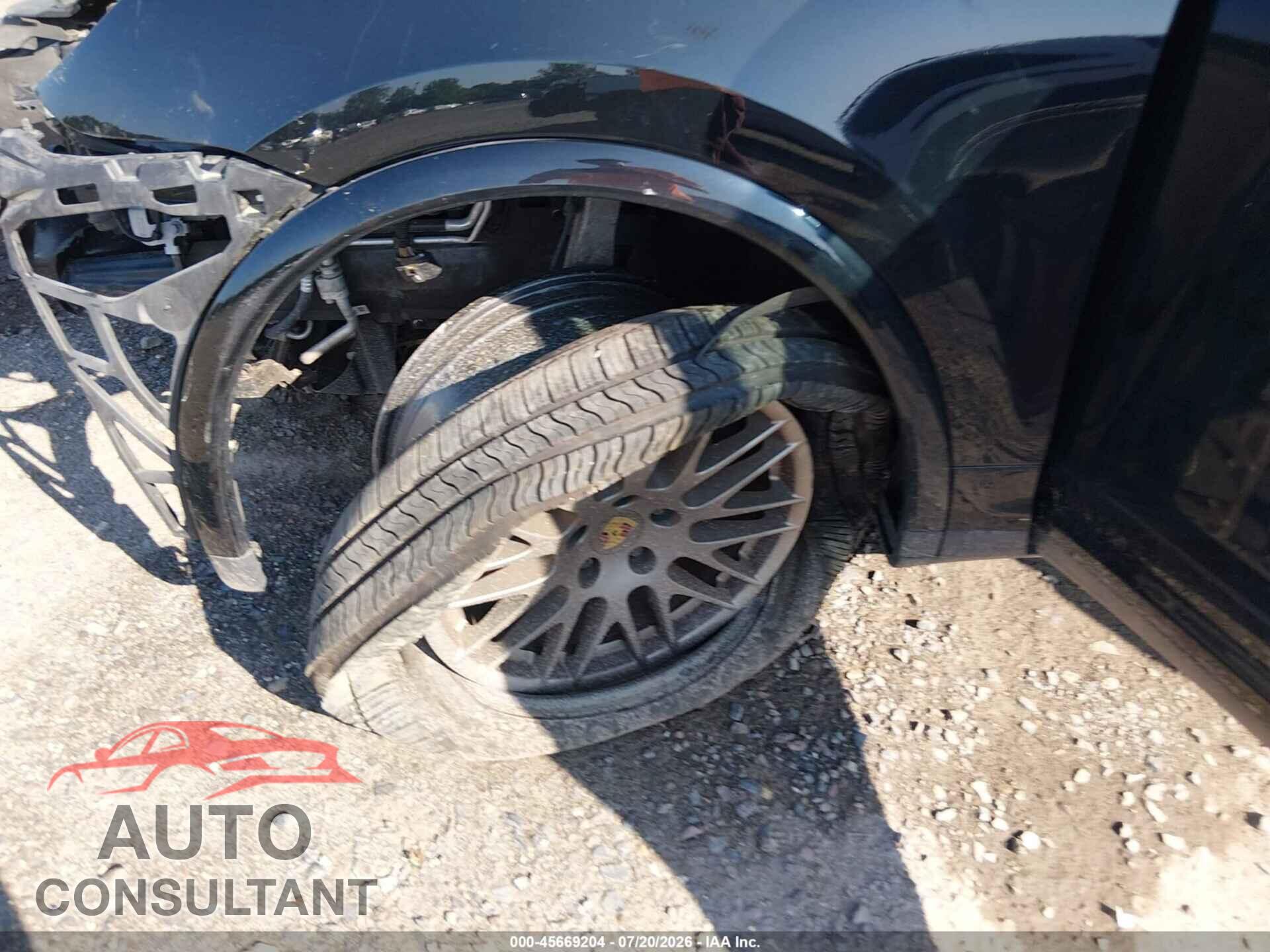 PORSCHE CAYENNE 2017 - WP1AA2A29HKA92298