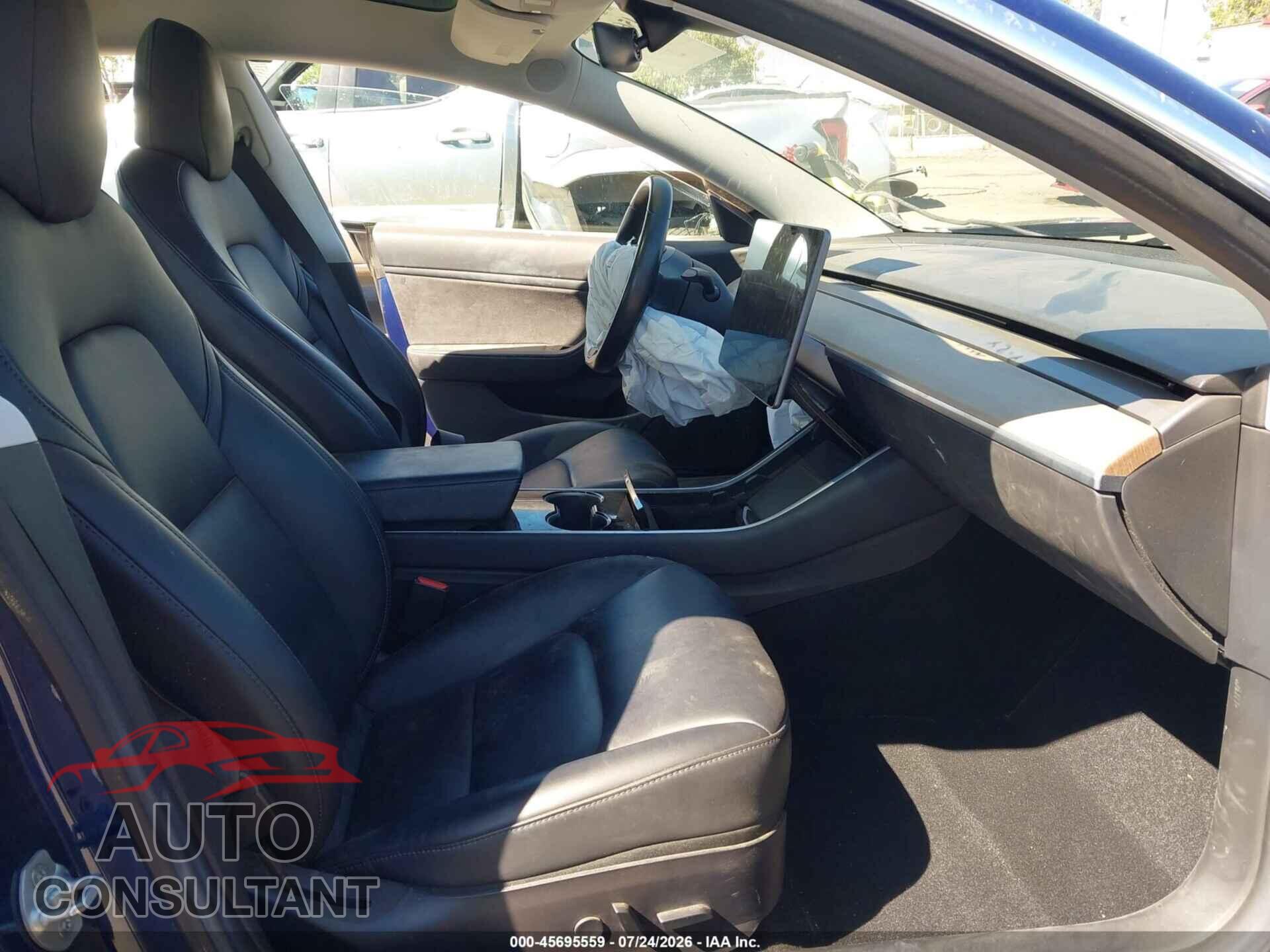 TESLA MODEL 3 2018 - 5YJ3E1EA4JF049159