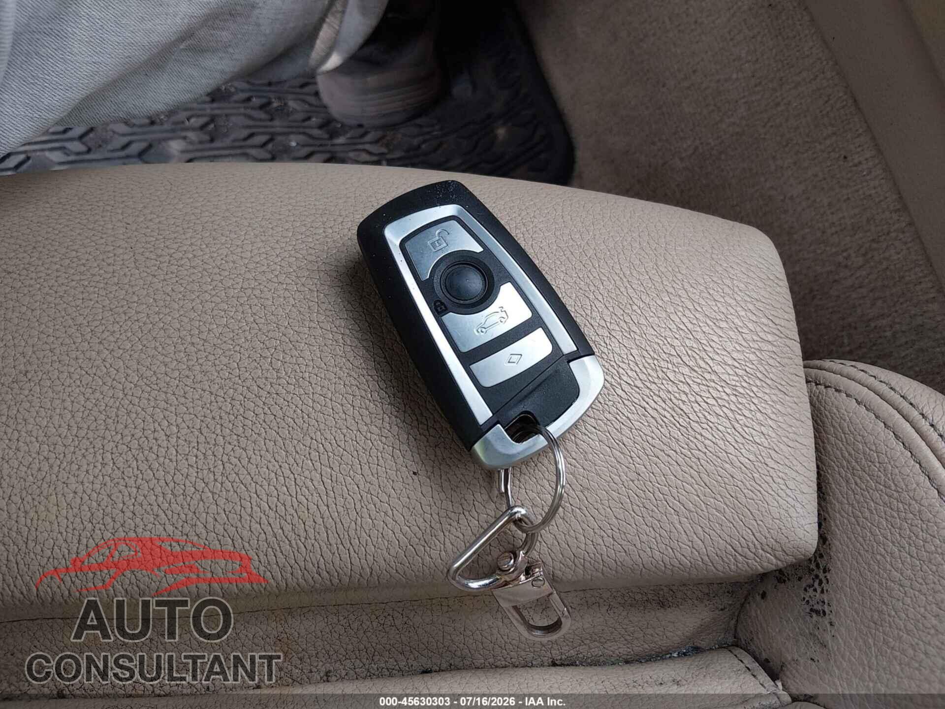 BMW 328I 2016 - WBA8E3G50GNU02151