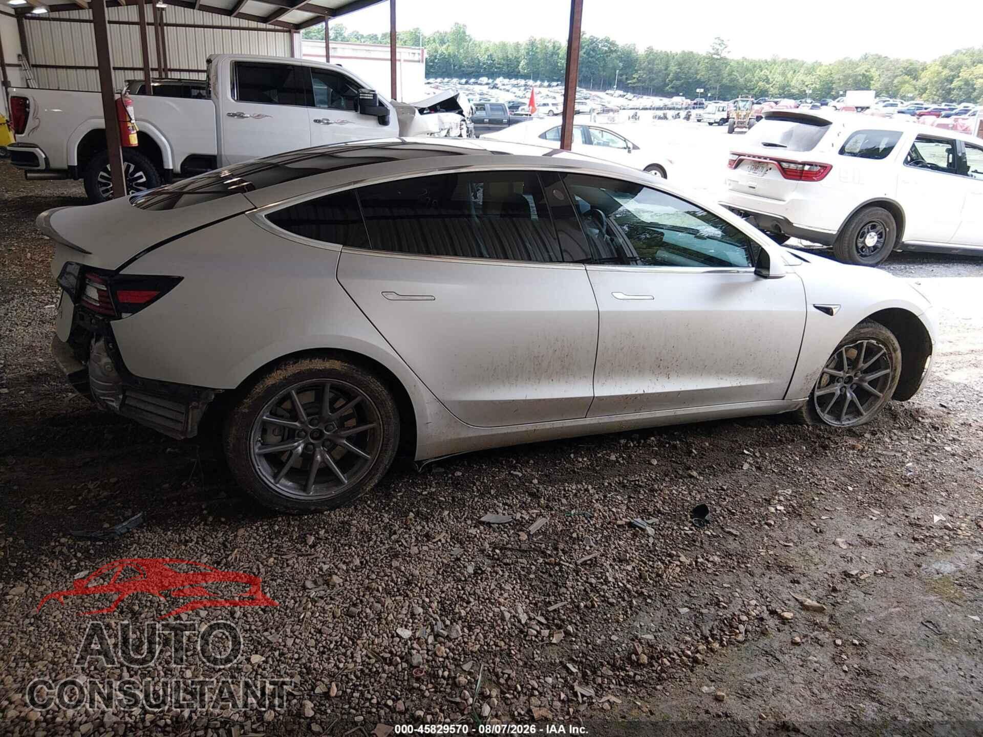 TESLA MODEL 3 2018 - 5YJ3E1EB2JF065157