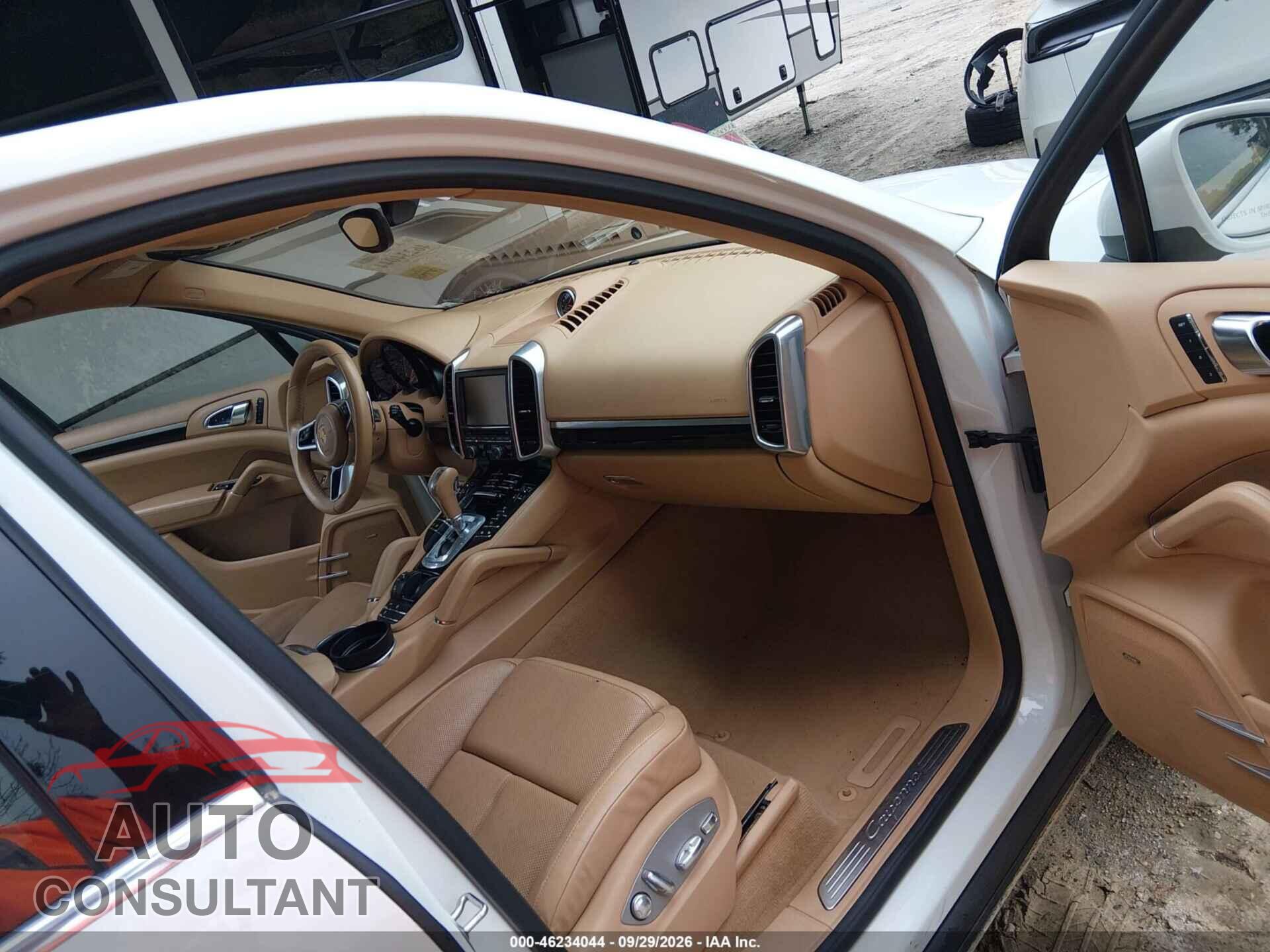 PORSCHE CAYENNE 2016 - WP1AA2A24GKA08628