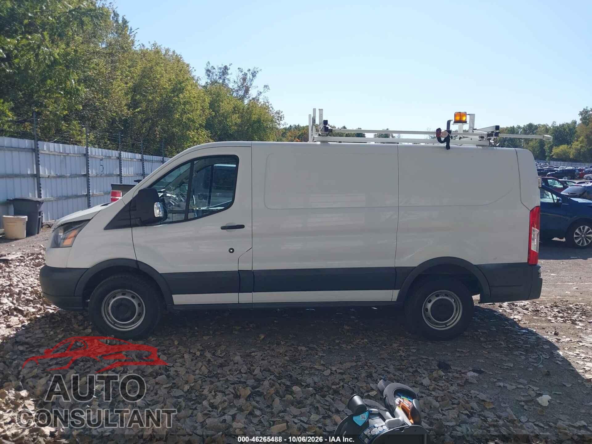 FORD TRANSIT-250 2017 - 1FTYR1YM1HKB17429