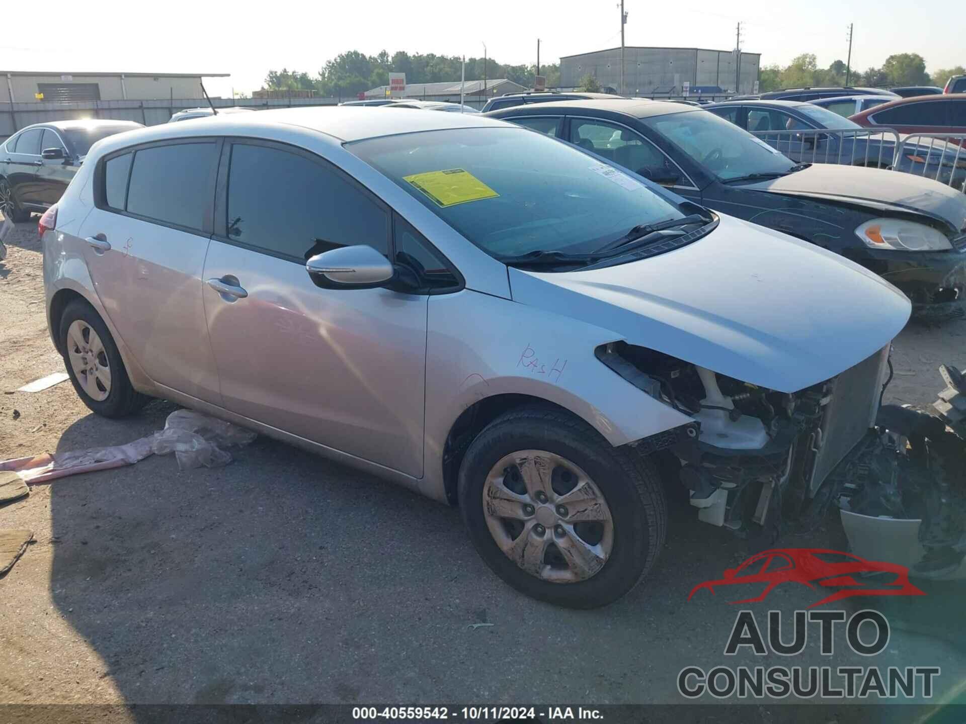 KIA FORTE 2018 - KNAFK5A88J5773693