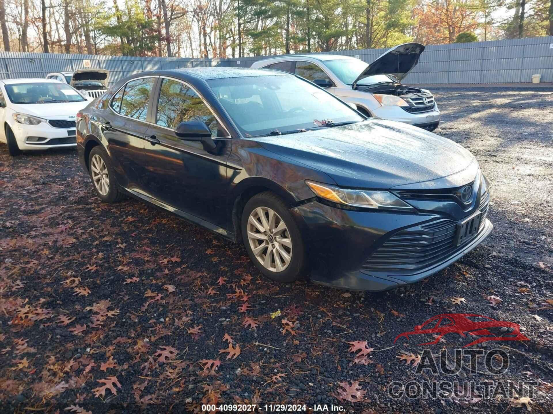 TOYOTA CAMRY 2018 - 4T1B11HK0JU596296