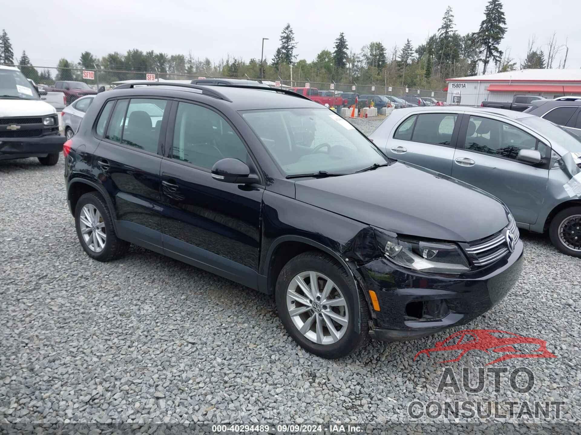 VOLKSWAGEN TIGUAN 2017 - WVGBV7AX3HK052667