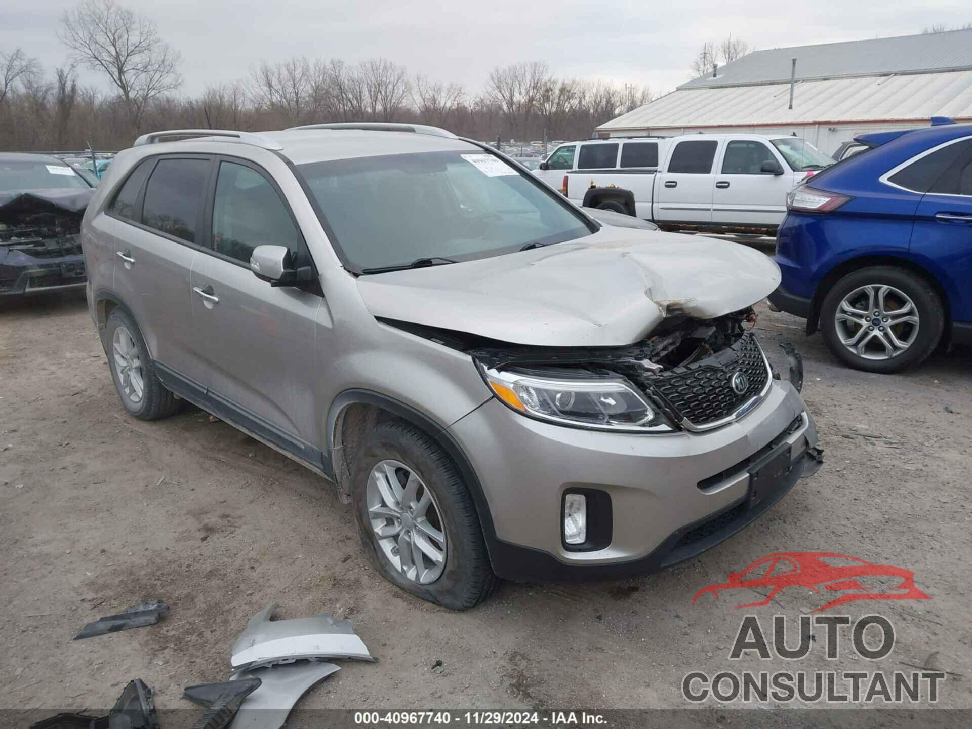 KIA SORENTO 2015 - 5XYKT4A64FG604745