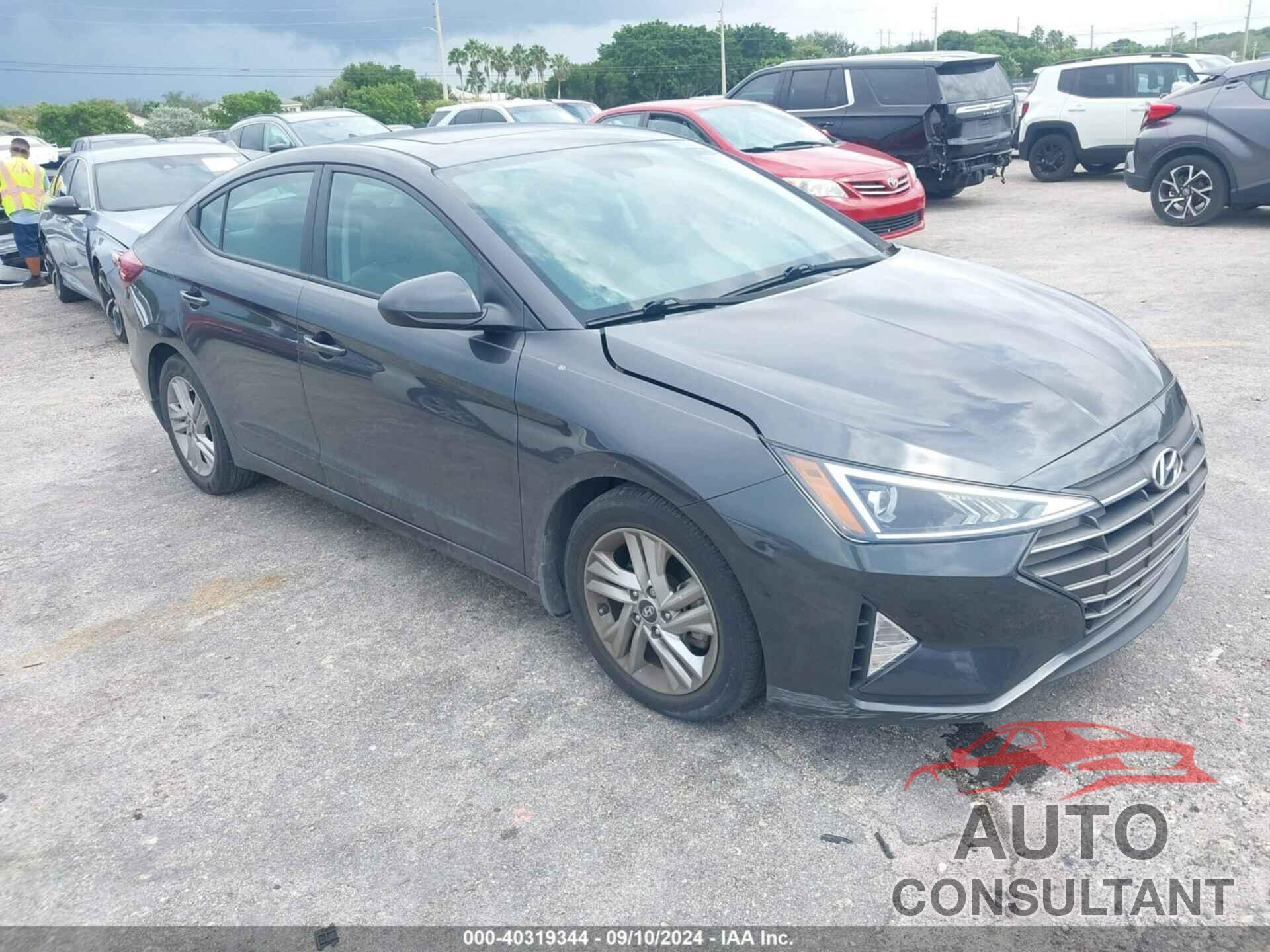 HYUNDAI ELANTRA 2020 - 5NPD84LF3LH591806