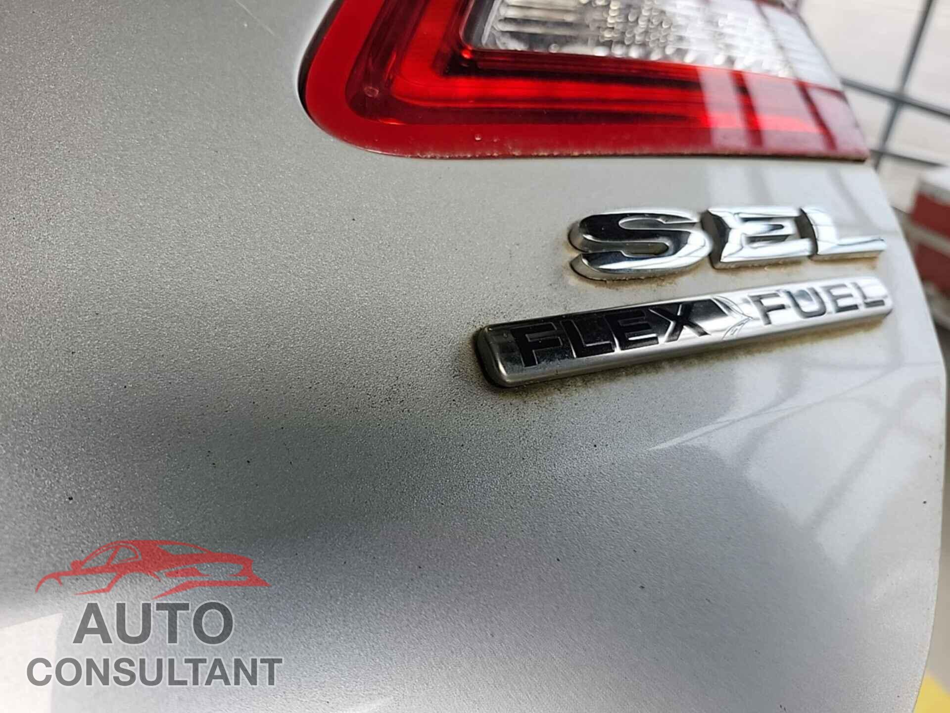 FORD TAURUS 2017 - 1FAHP2E80HG113710