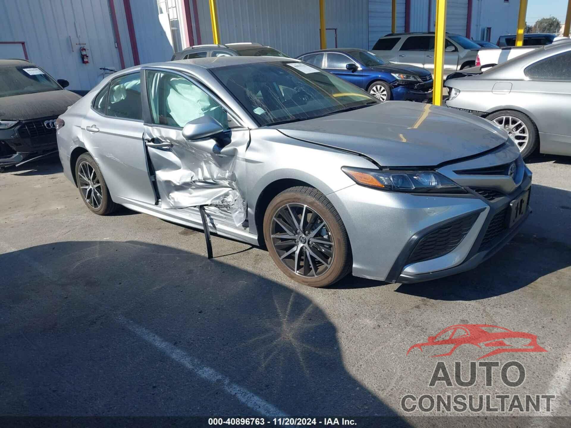 TOYOTA CAMRY 2023 - 4T1G11AK2PU740245