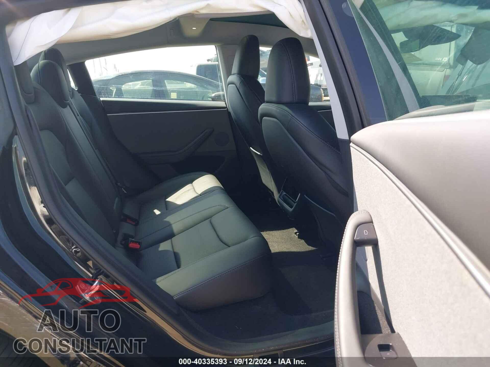TESLA MODEL 3 2024 - 5YJ3E1EA5RF724139