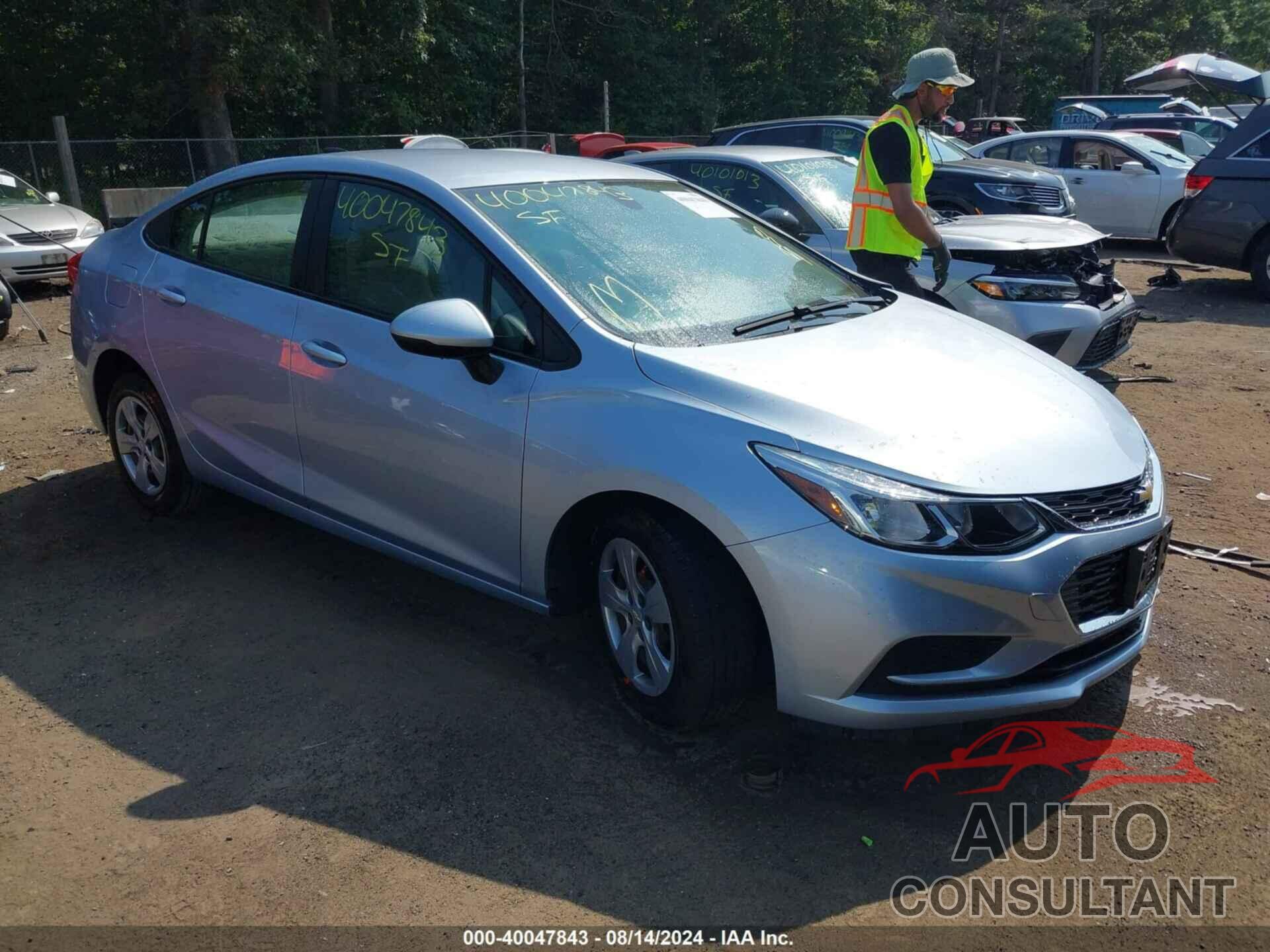 CHEVROLET CRUZE 2018 - 1G1BC5SM3J7135360