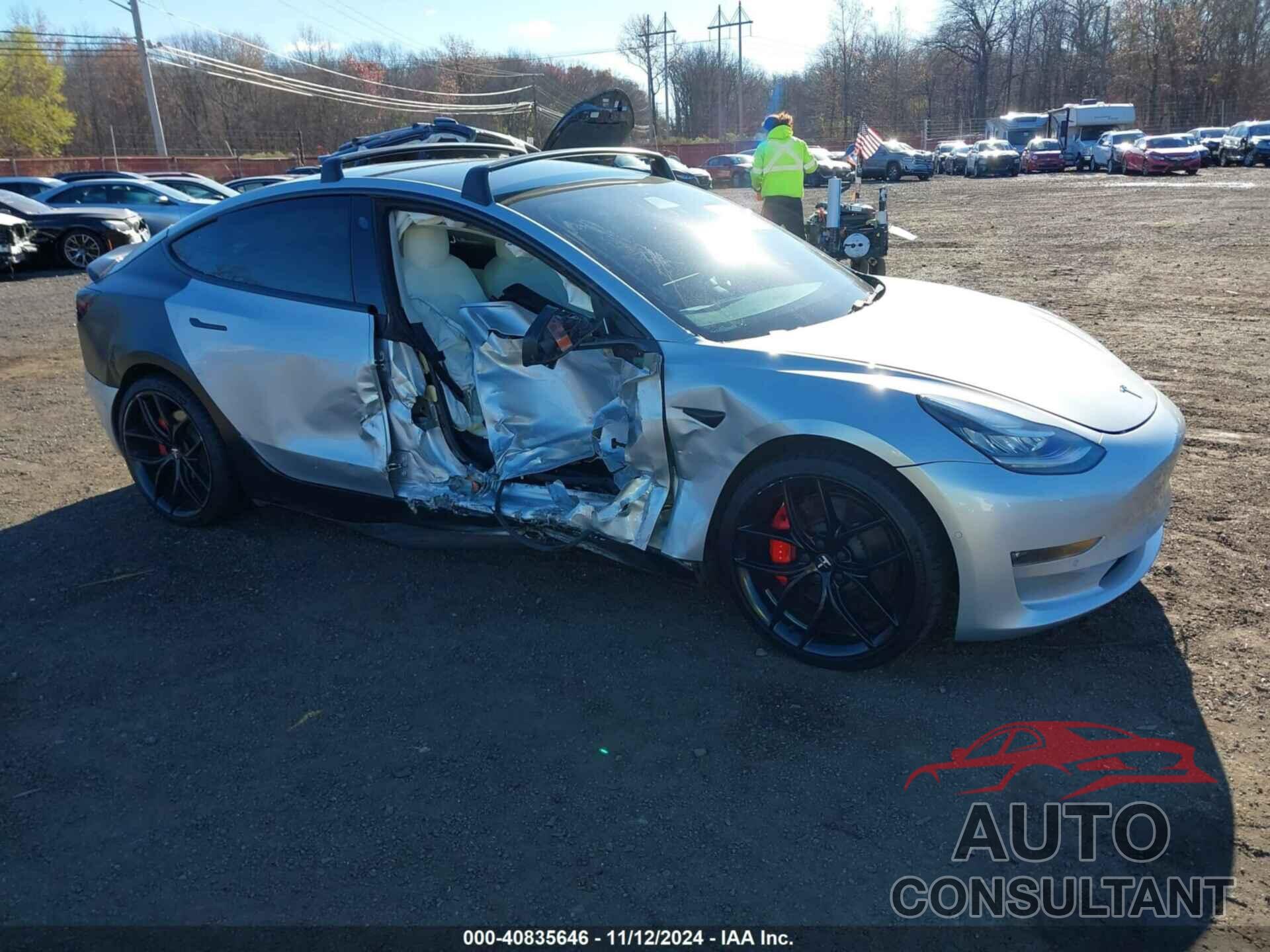 TESLA MODEL 3 2018 - 5YJ3E1EB1JF055249