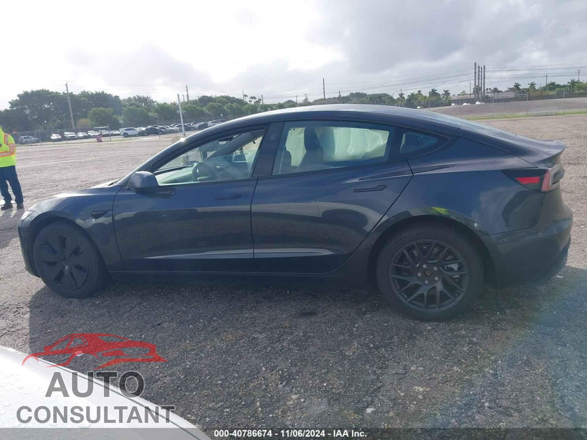 TESLA MODEL 3 2024 - 5YJ3E1EA6RF756503
