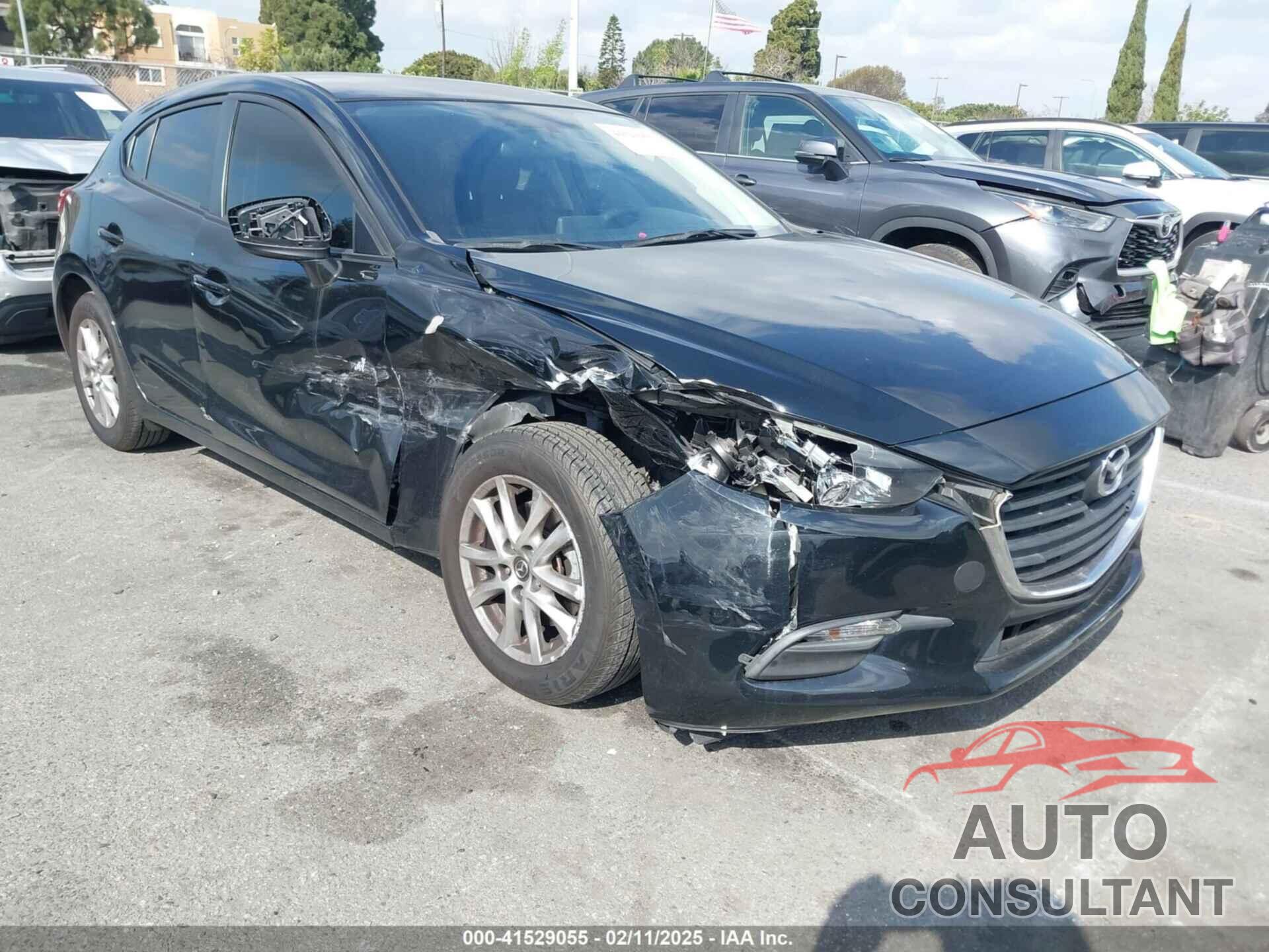 MAZDA MAZDA3 2018 - 3MZBN1K71JM190476