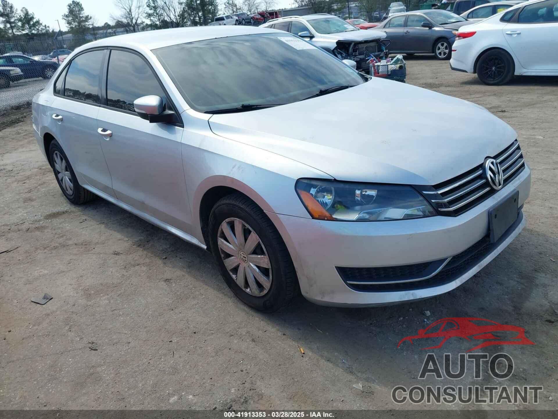 VOLKSWAGEN PASSAT 2013 - 1VWAH7A37DC132561