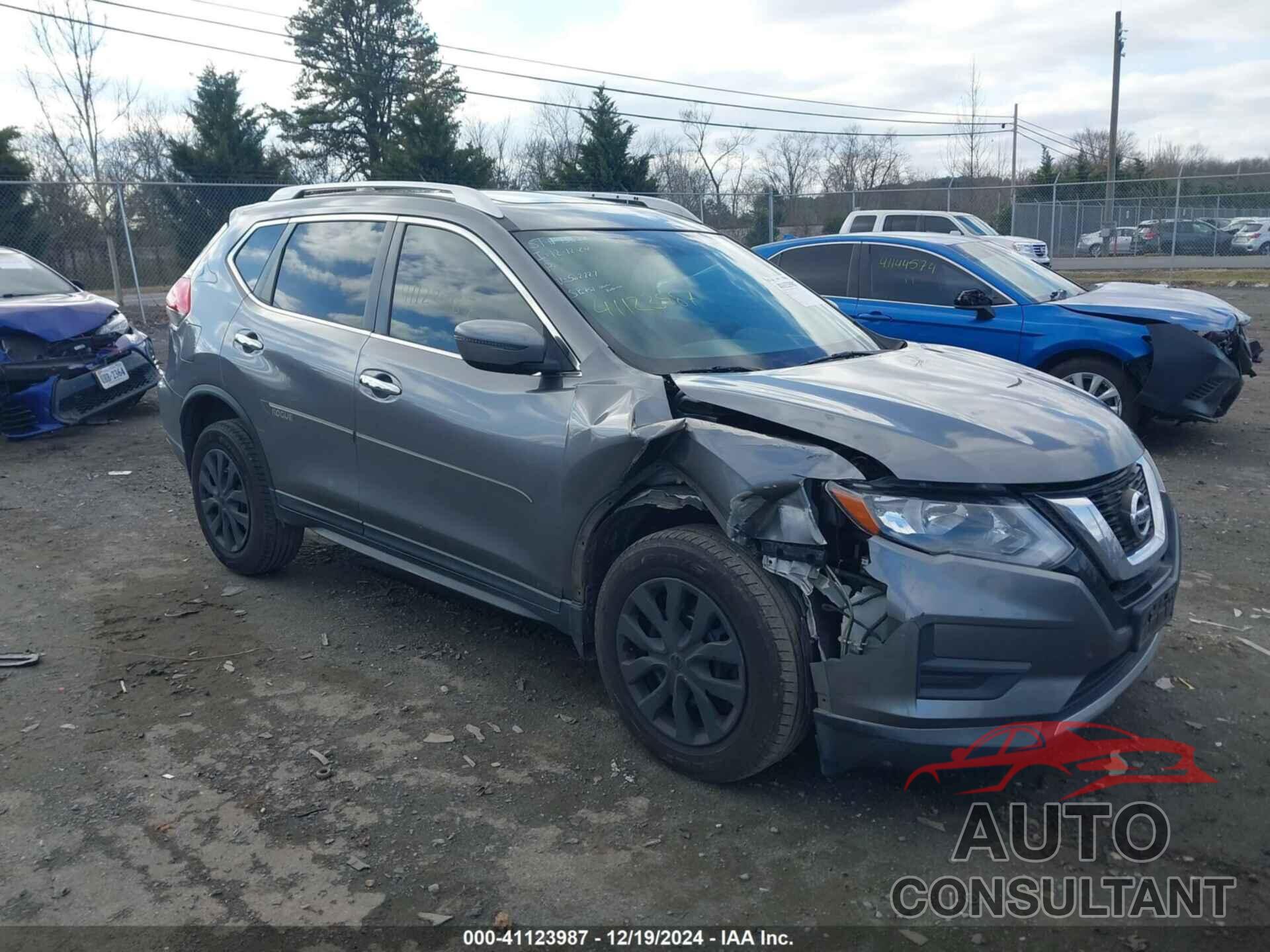 NISSAN ROGUE 2017 - KNMAT2MV5HP502227