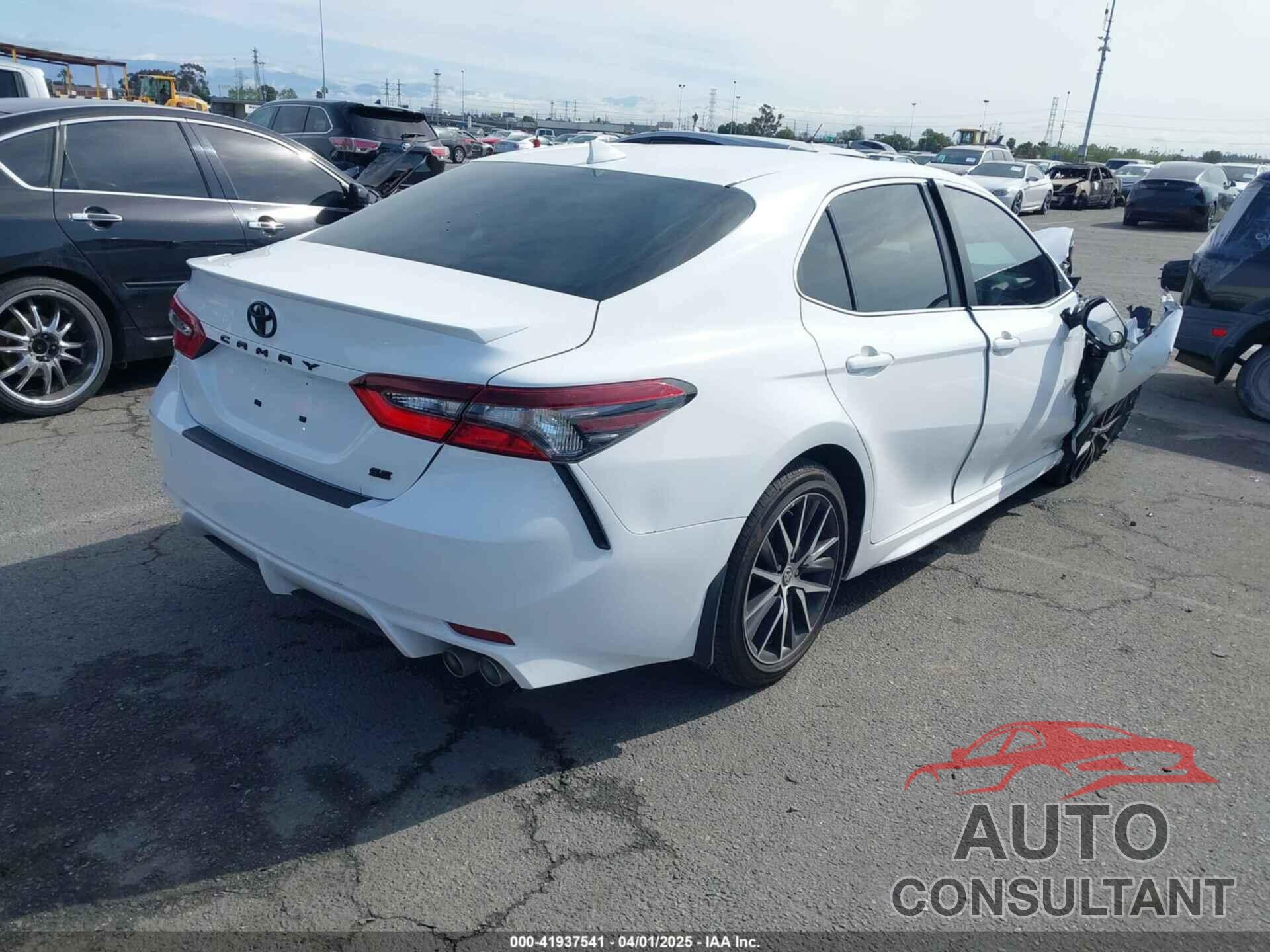 TOYOTA CAMRY 2022 - 4T1G11AKXNU070473
