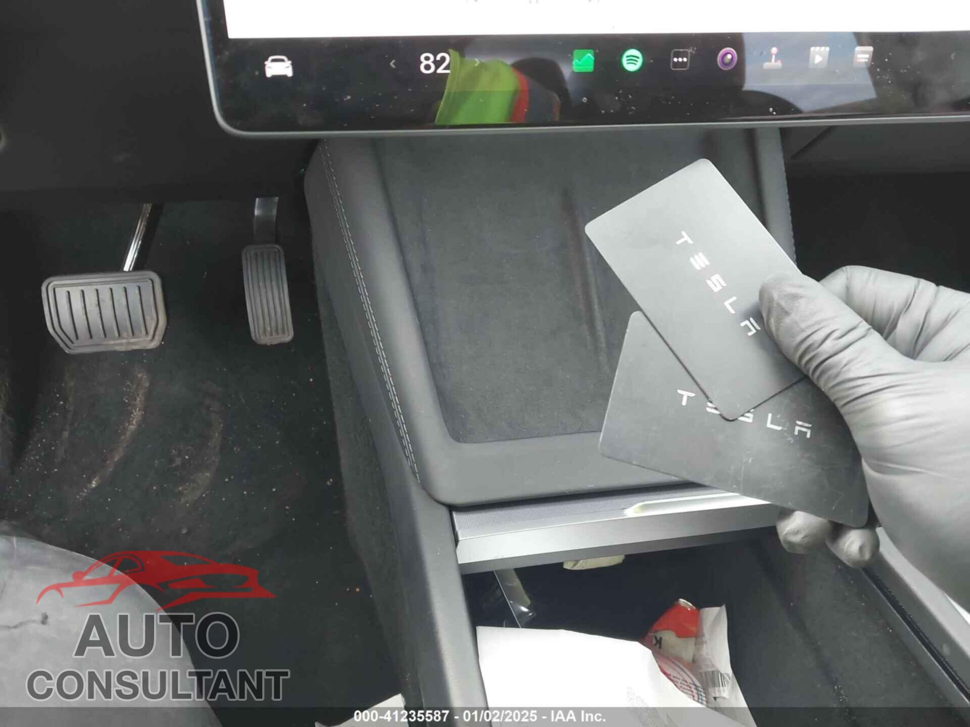 TESLA MODEL 3 2024 - 5YJ3E1EA7RF856514
