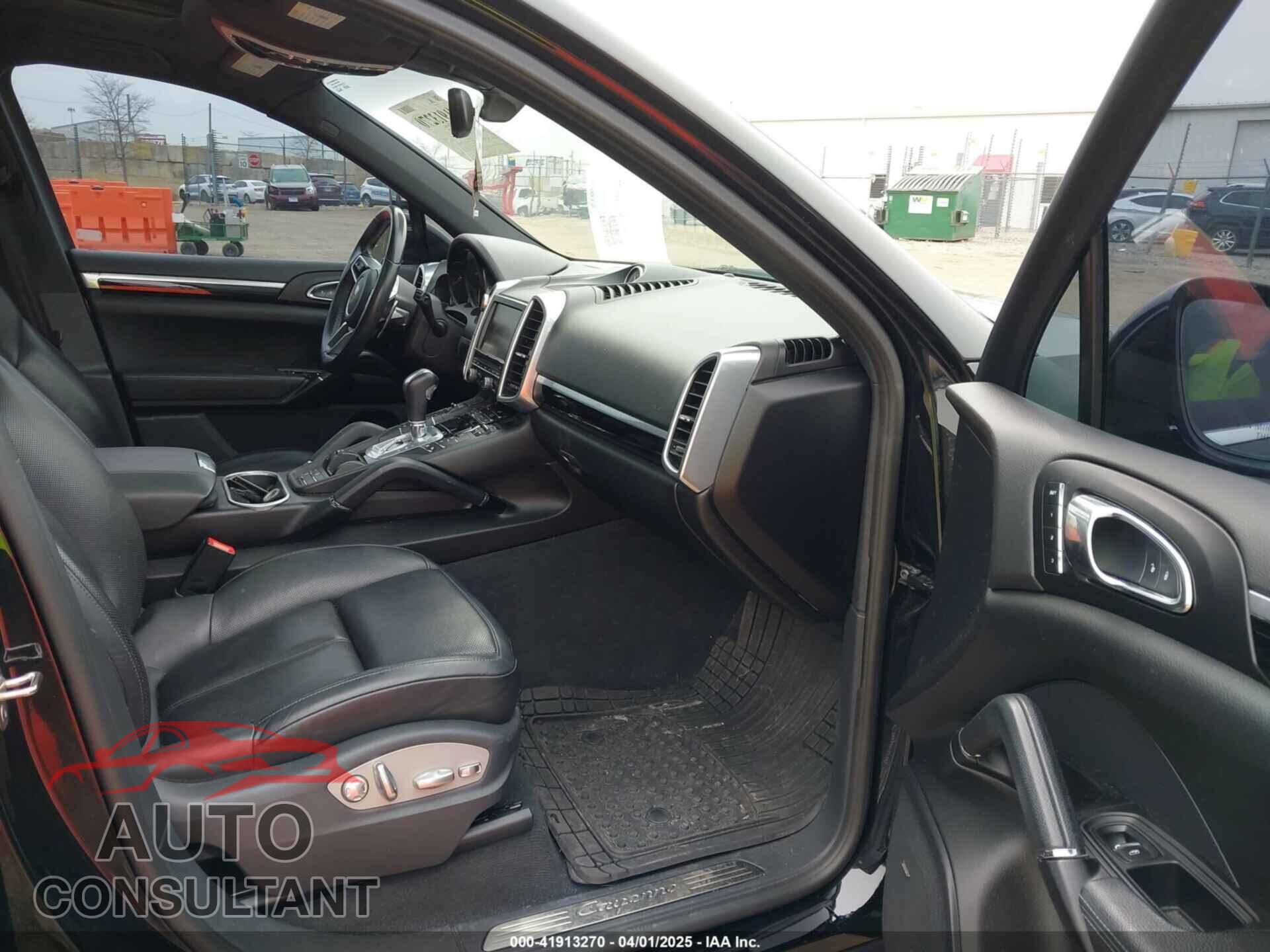 PORSCHE CAYENNE 2016 - WP1AA2A29GKA14506