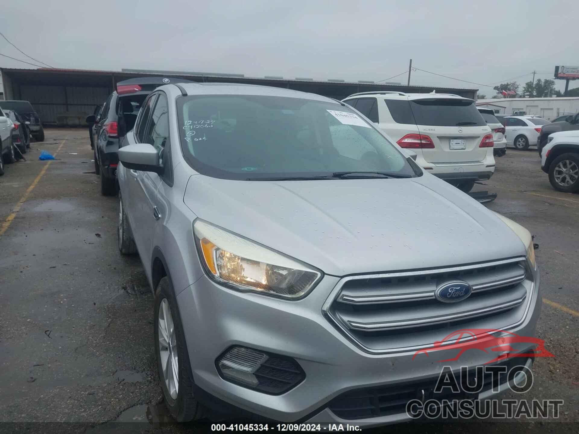 FORD ESCAPE 2017 - 1FMCU0G91HUC97320