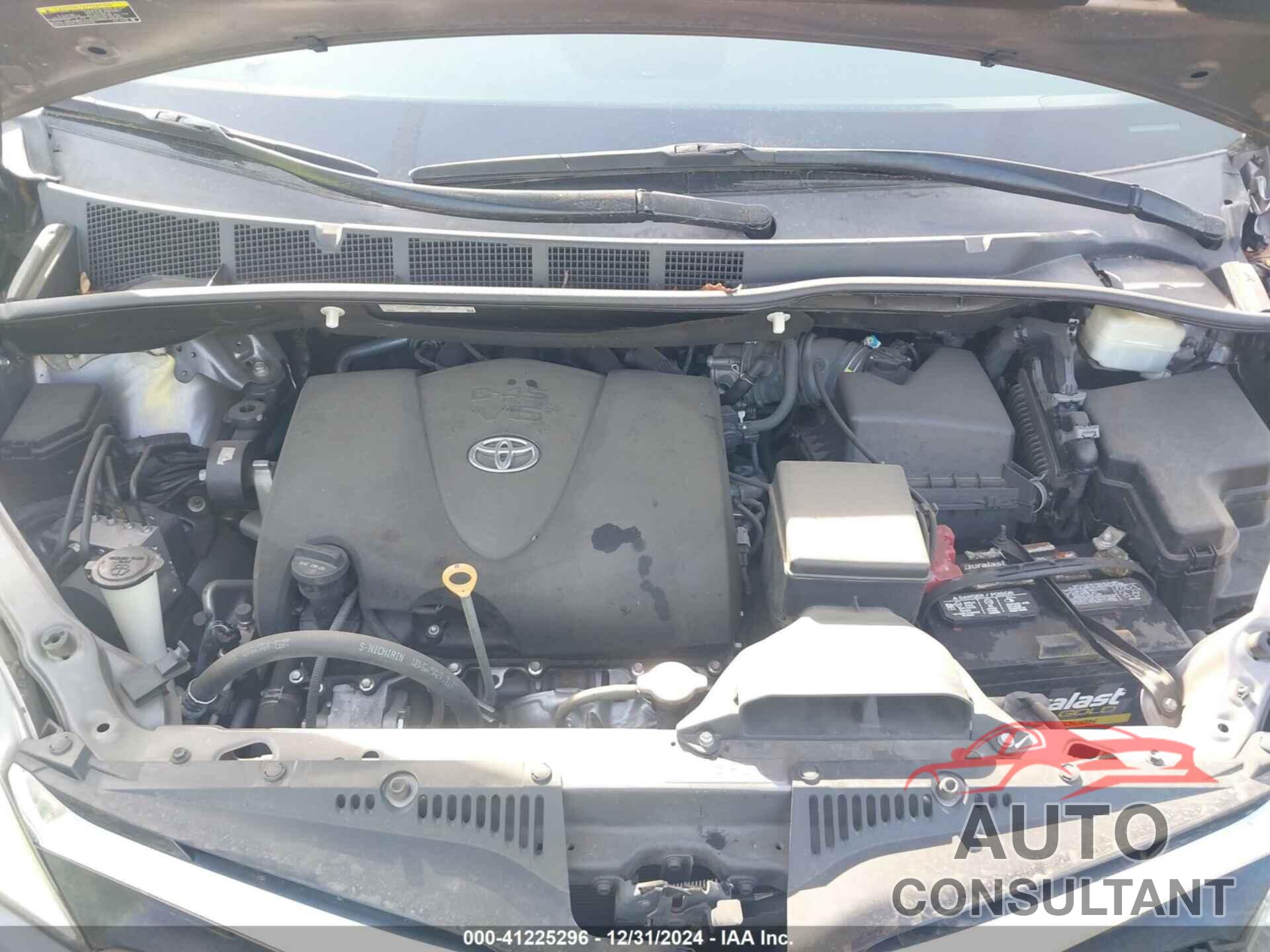 TOYOTA SIENNA 2019 - 5TDKZ3DC4KS987948
