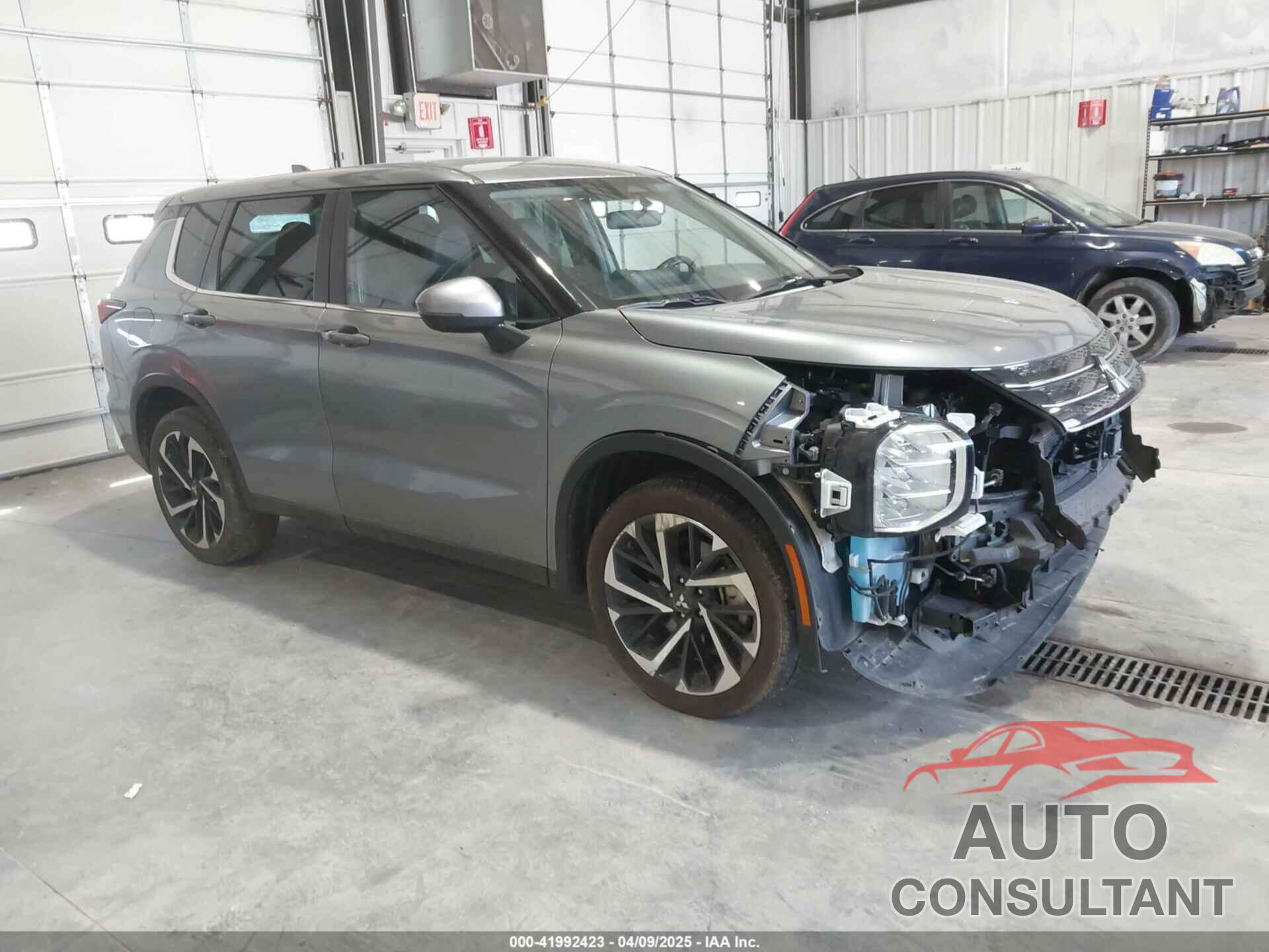 MITSUBISHI OUTLANDER 2023 - JA4J4UA87PZ053640