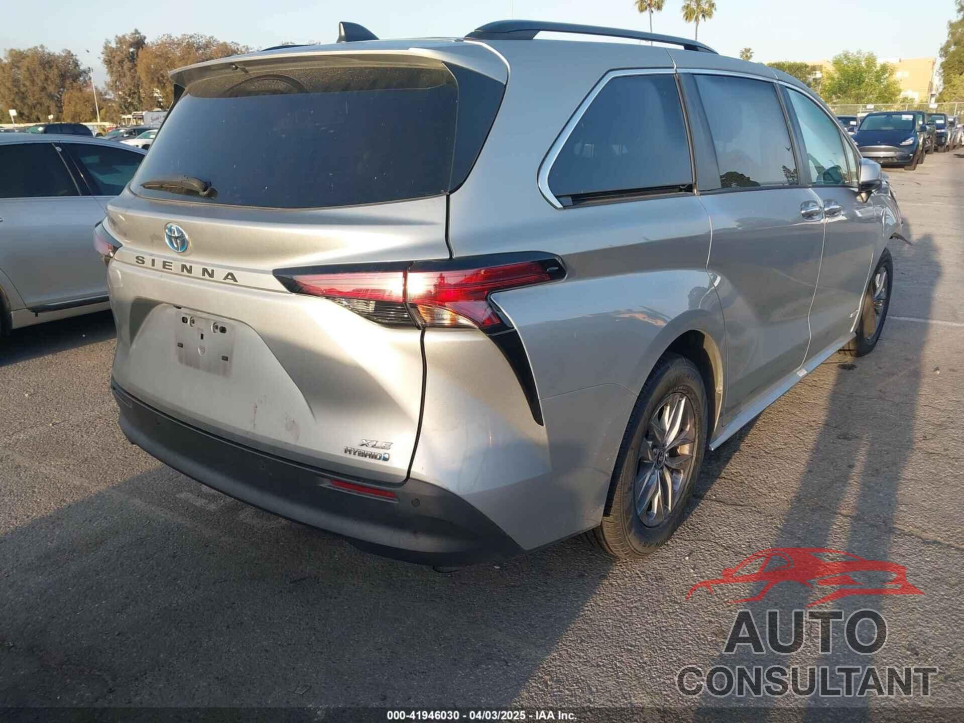 TOYOTA SIENNA 2021 - 5TDYRKEC2MS074448