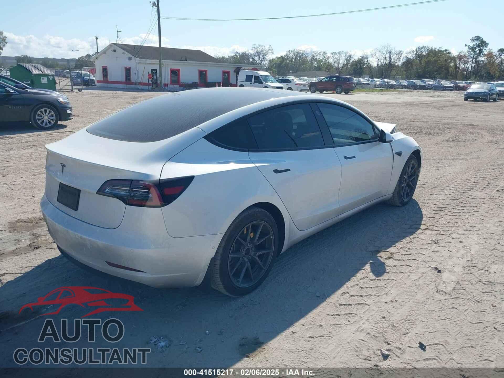TESLA MODEL 3 2021 - 5YJ3E1EA5MF082417