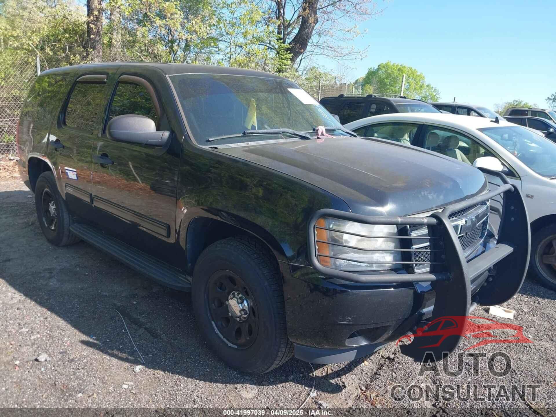 CHEVROLET TAHOE 2011 - 1GNLC2E01BR258705