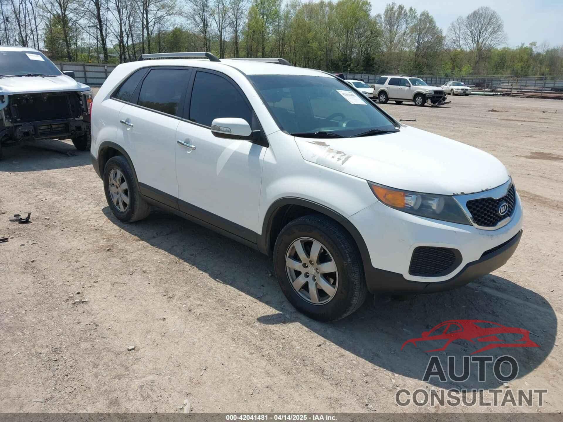 KIA SORENTO 2011 - 5XYKT3A1XBG037157