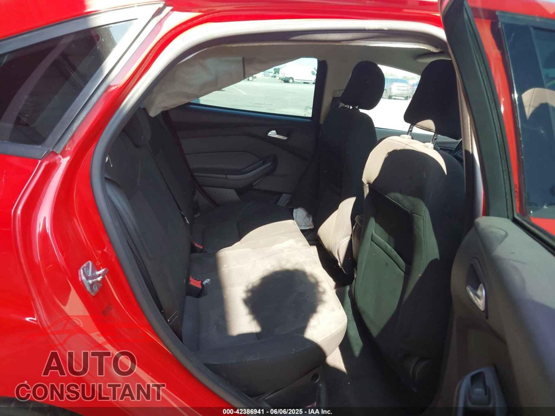 FORD FOCUS 2016 - 1FADP3F2XGL286476