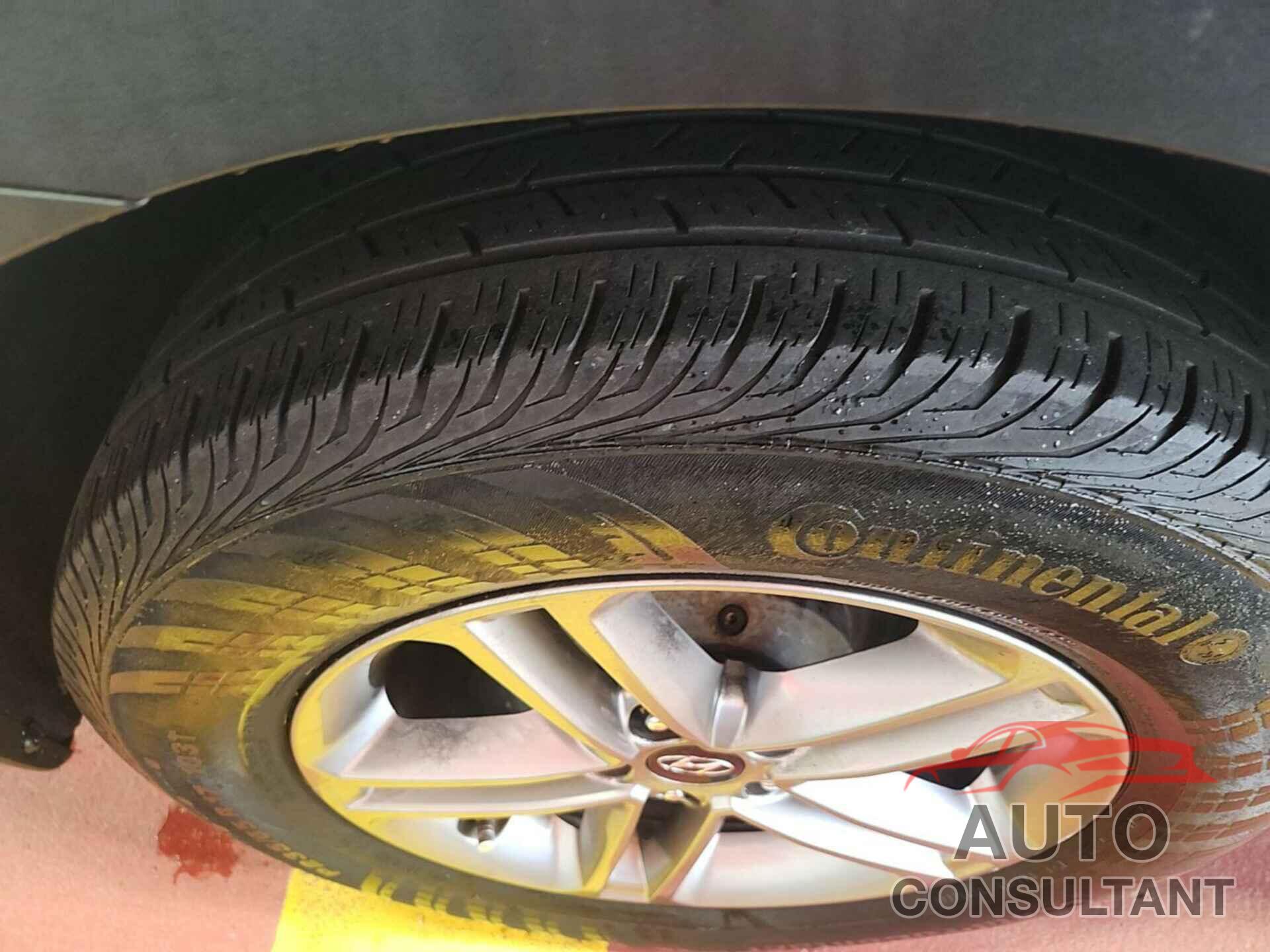 HYUNDAI SANTA FE SPORT 2018 - 5XYZTDLB7JG569524