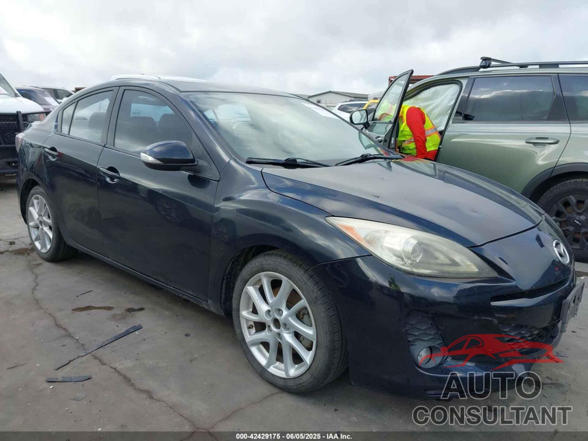 MAZDA MAZDA3 2012 - JM1BL1W56C1524132
