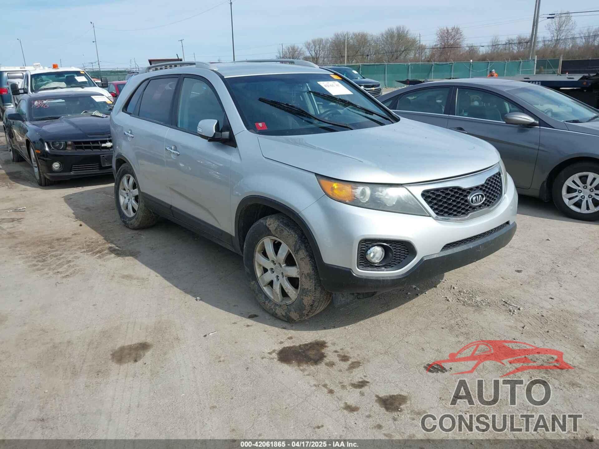 KIA SORENTO 2011 - 5XYKT3A13BG144387