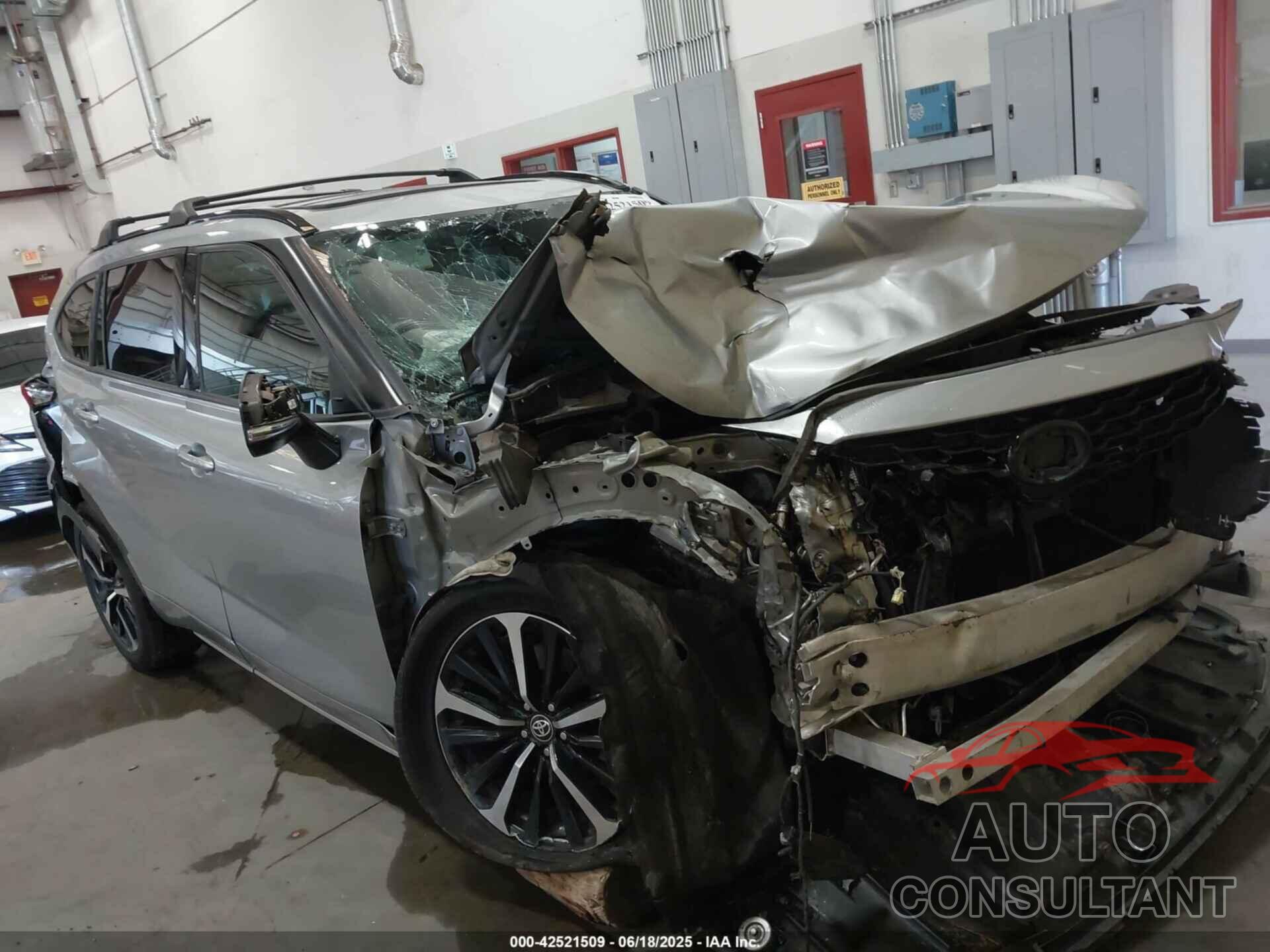 TOYOTA HIGHLANDER 2021 - 5TDJZRBH8MS072794