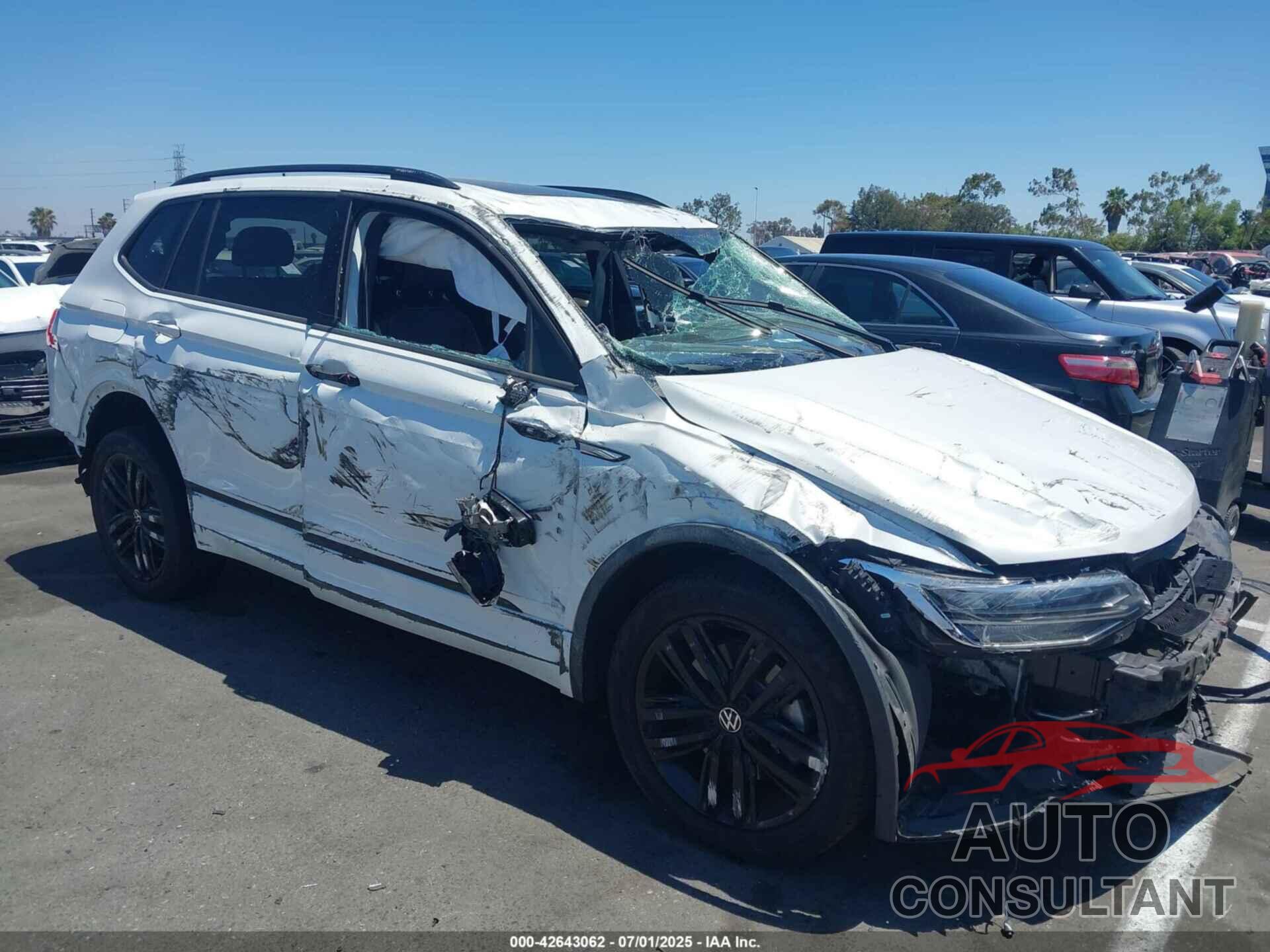 VOLKSWAGEN TIGUAN 2022 - 3VVCB7AX1NM060676