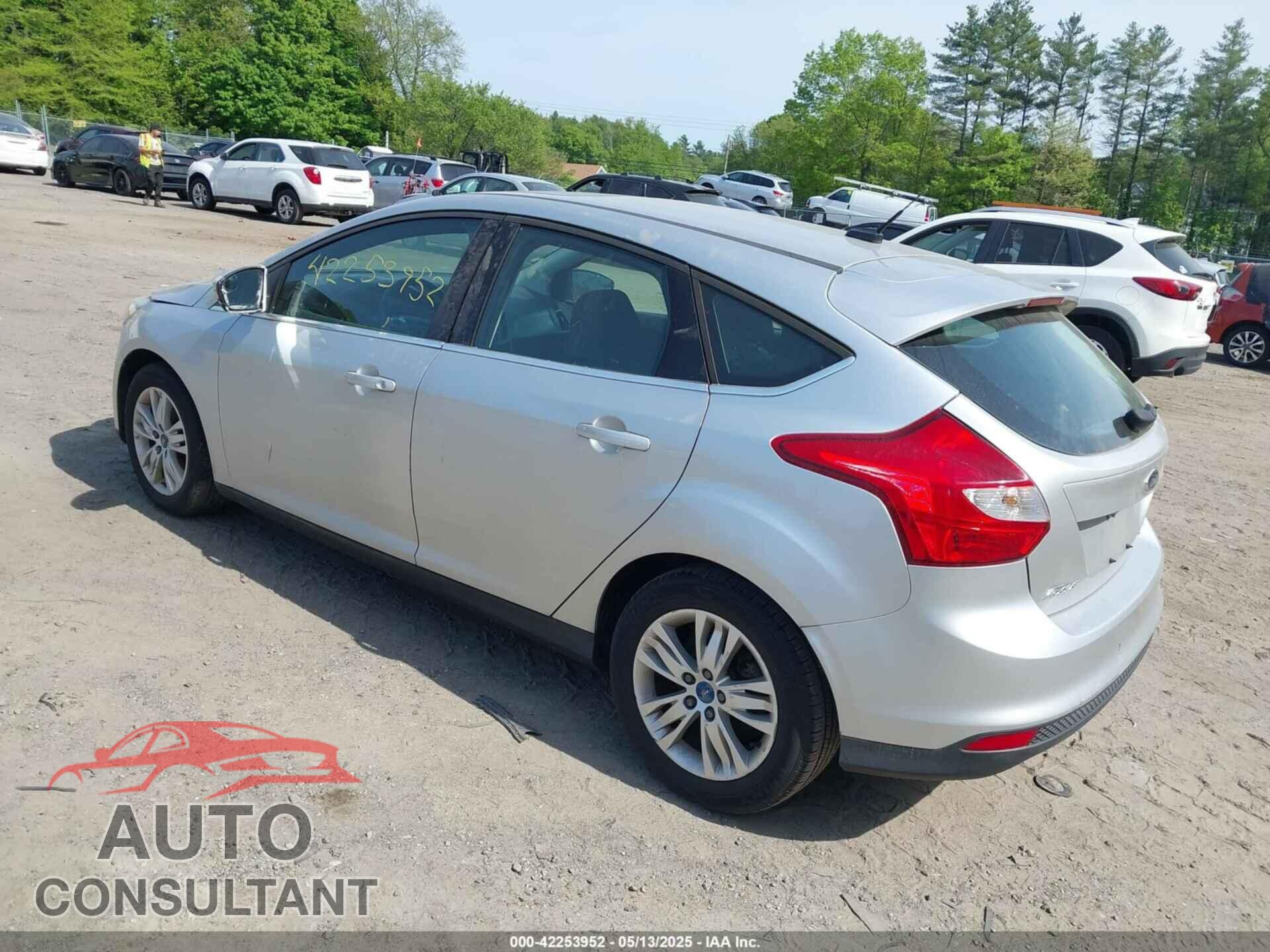 FORD FOCUS 2012 - 1FAHP3M28CL453531