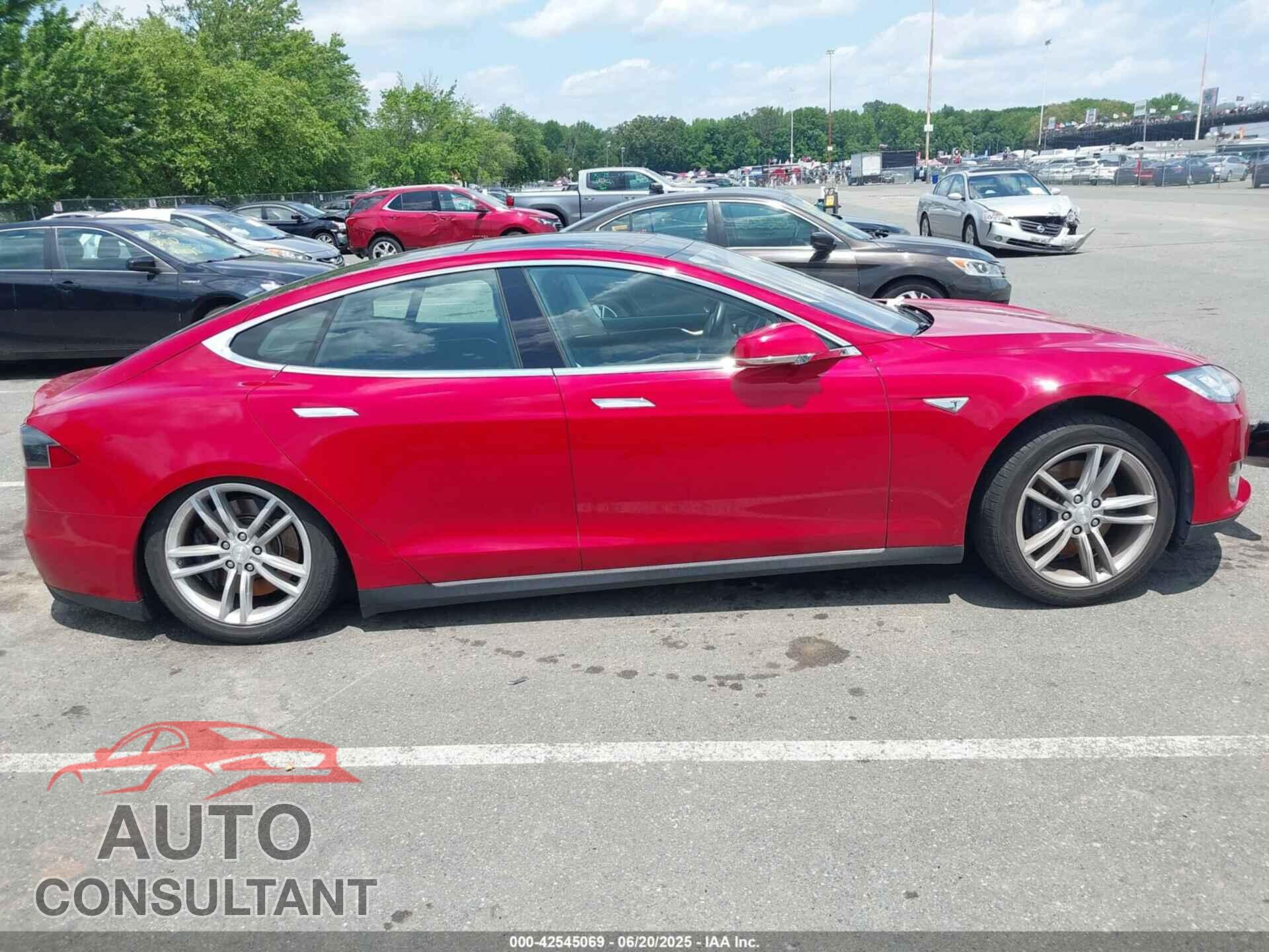 TESLA MODEL S 2013 - 5YJSA1CN2DFP21558