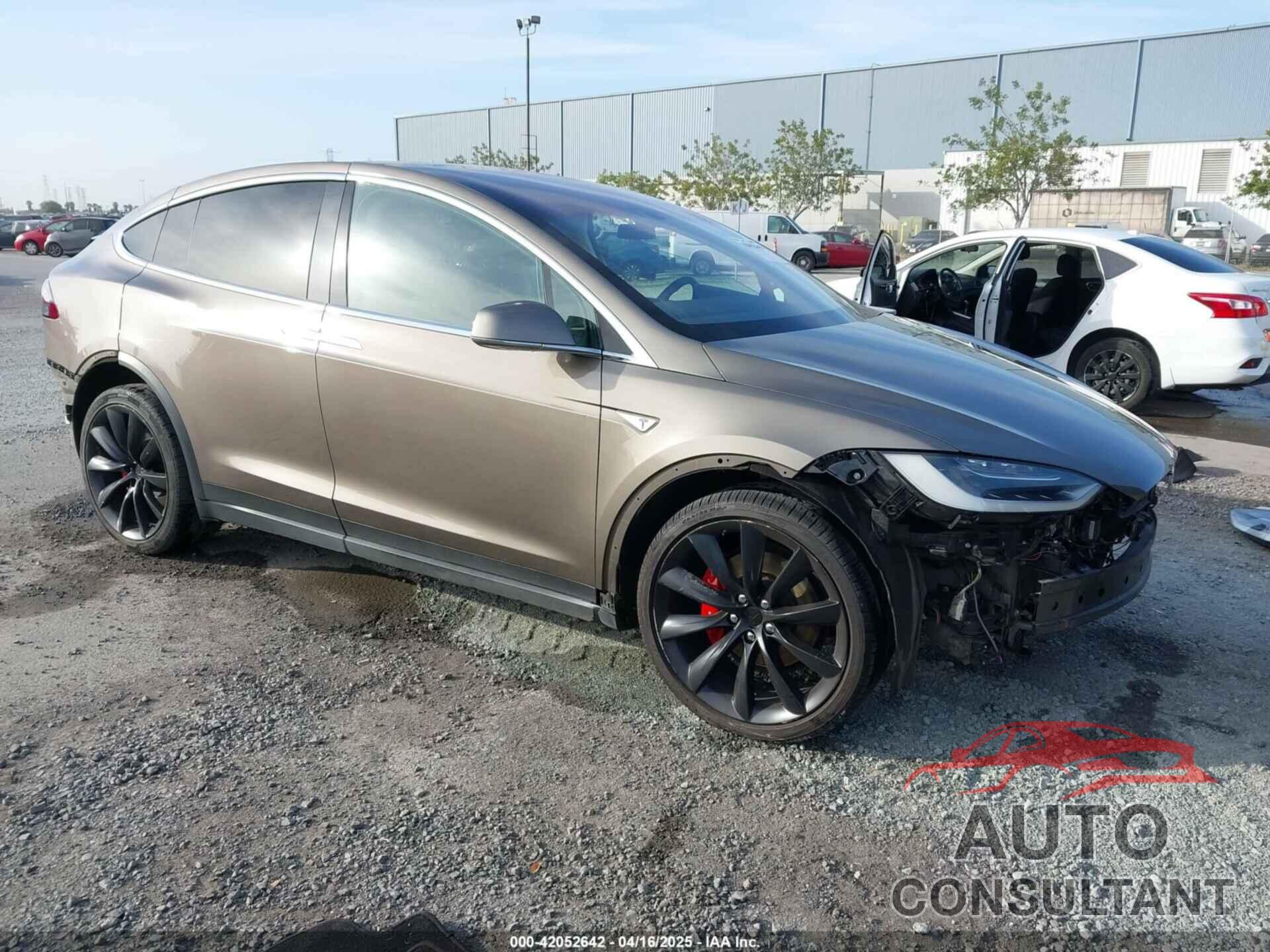 TESLA MODEL X 2016 - 5YJXCAE45GF000773