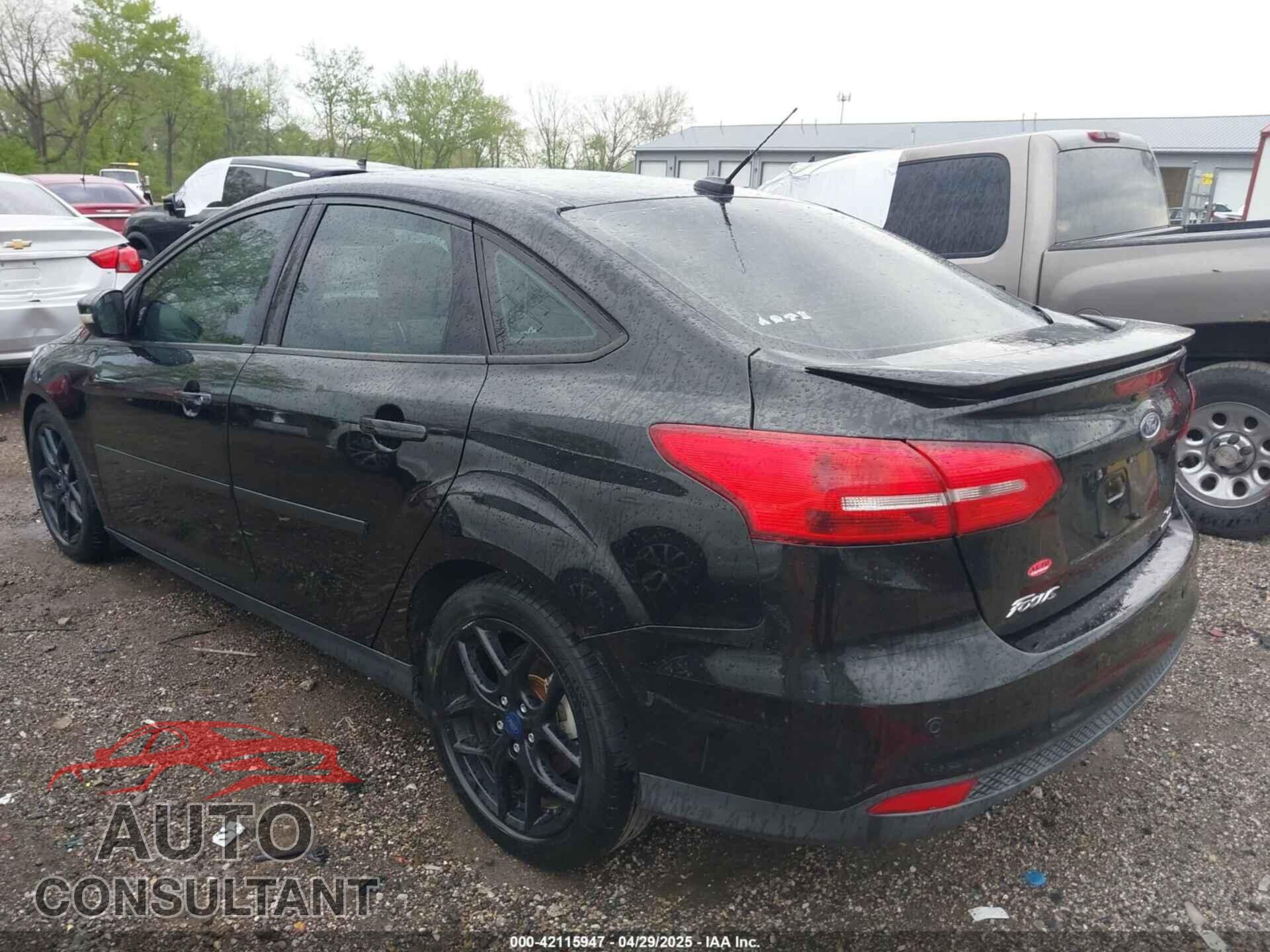 FORD FOCUS 2015 - 1FADP3F24FL377032