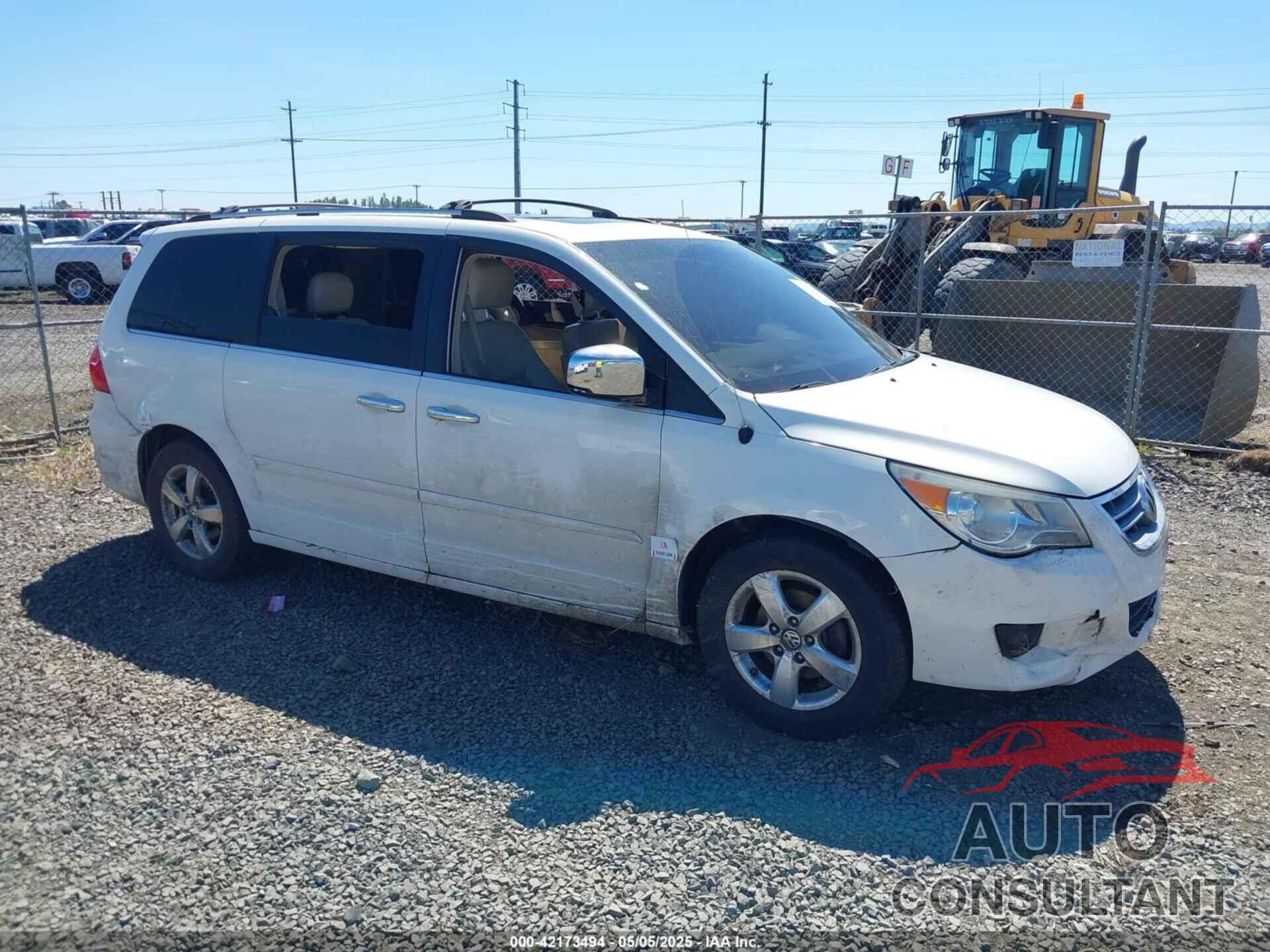 VOLKSWAGEN ROUTAN 2010 - 2V4RW6DX6AR280133