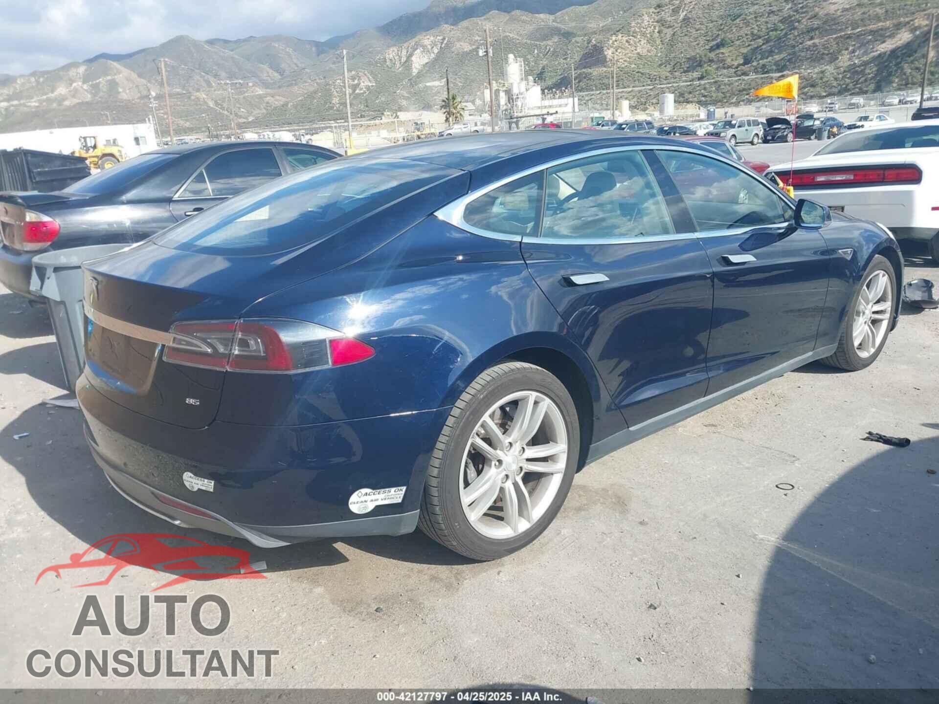 TESLA MODEL S 2013 - 5YJSA1CN8DFP07177