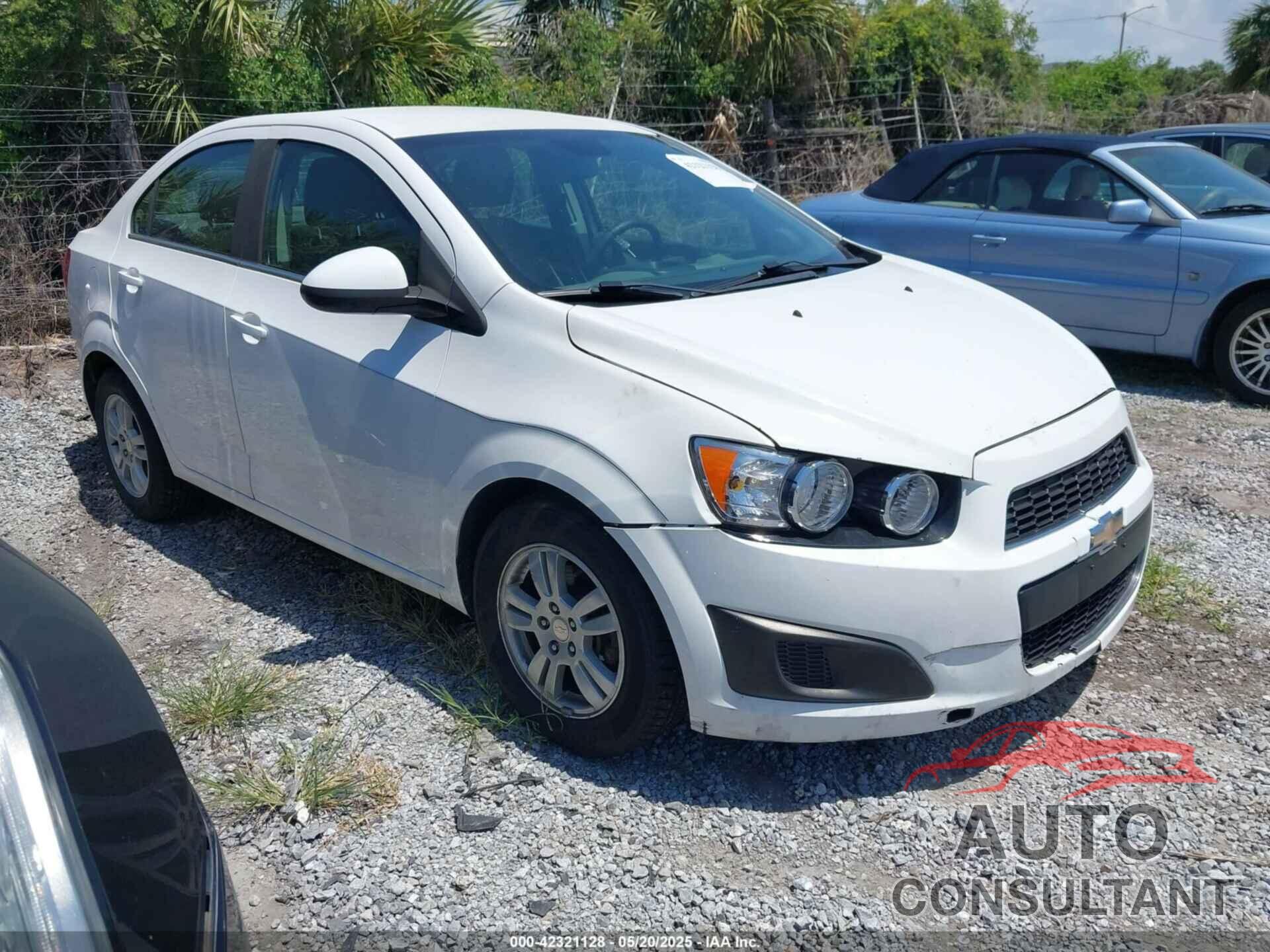 CHEVROLET SONIC 2013 - 1G1JC5SB4D4218358