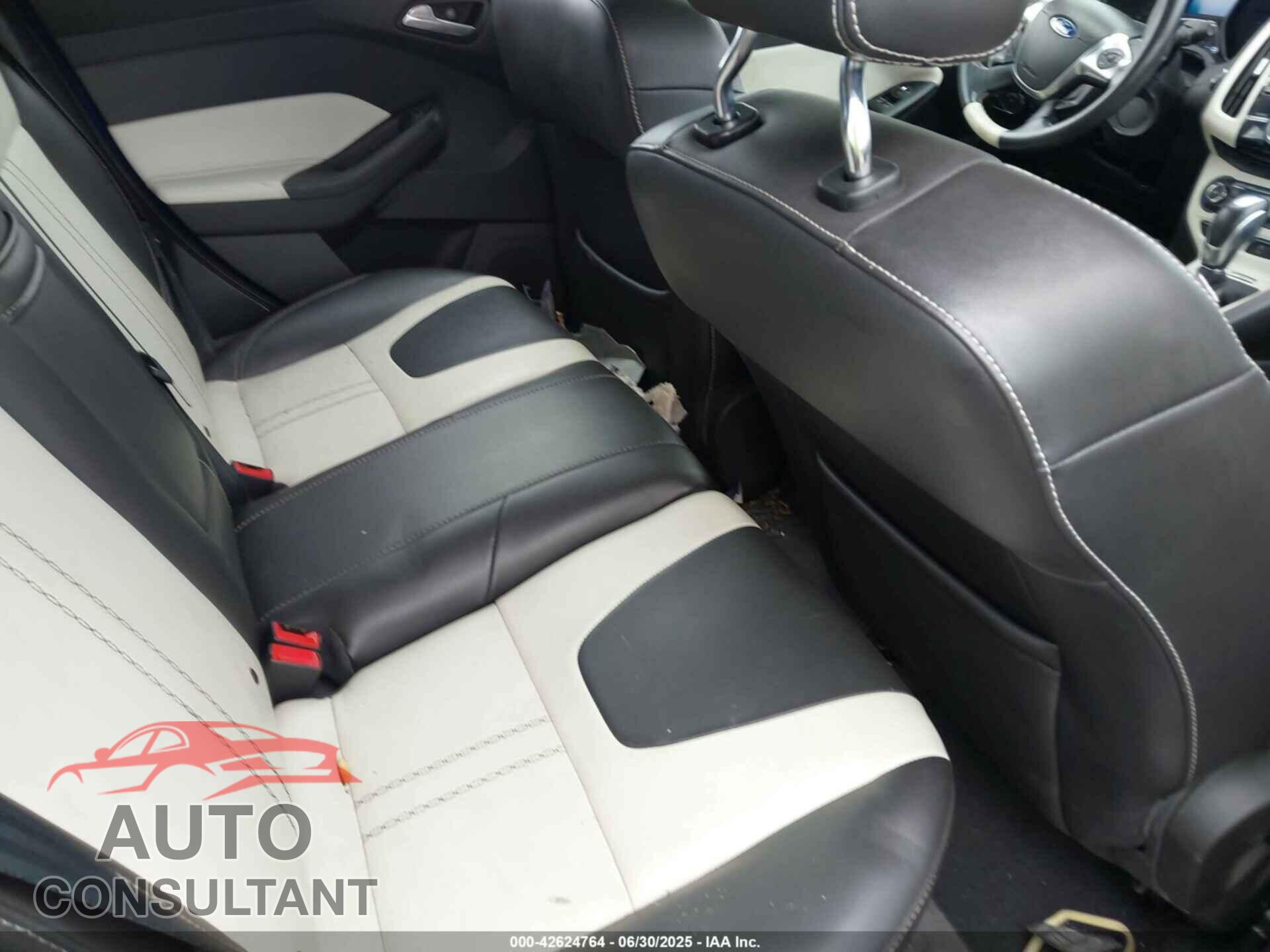 FORD FOCUS 2012 - 1FAHP3N24CL283473