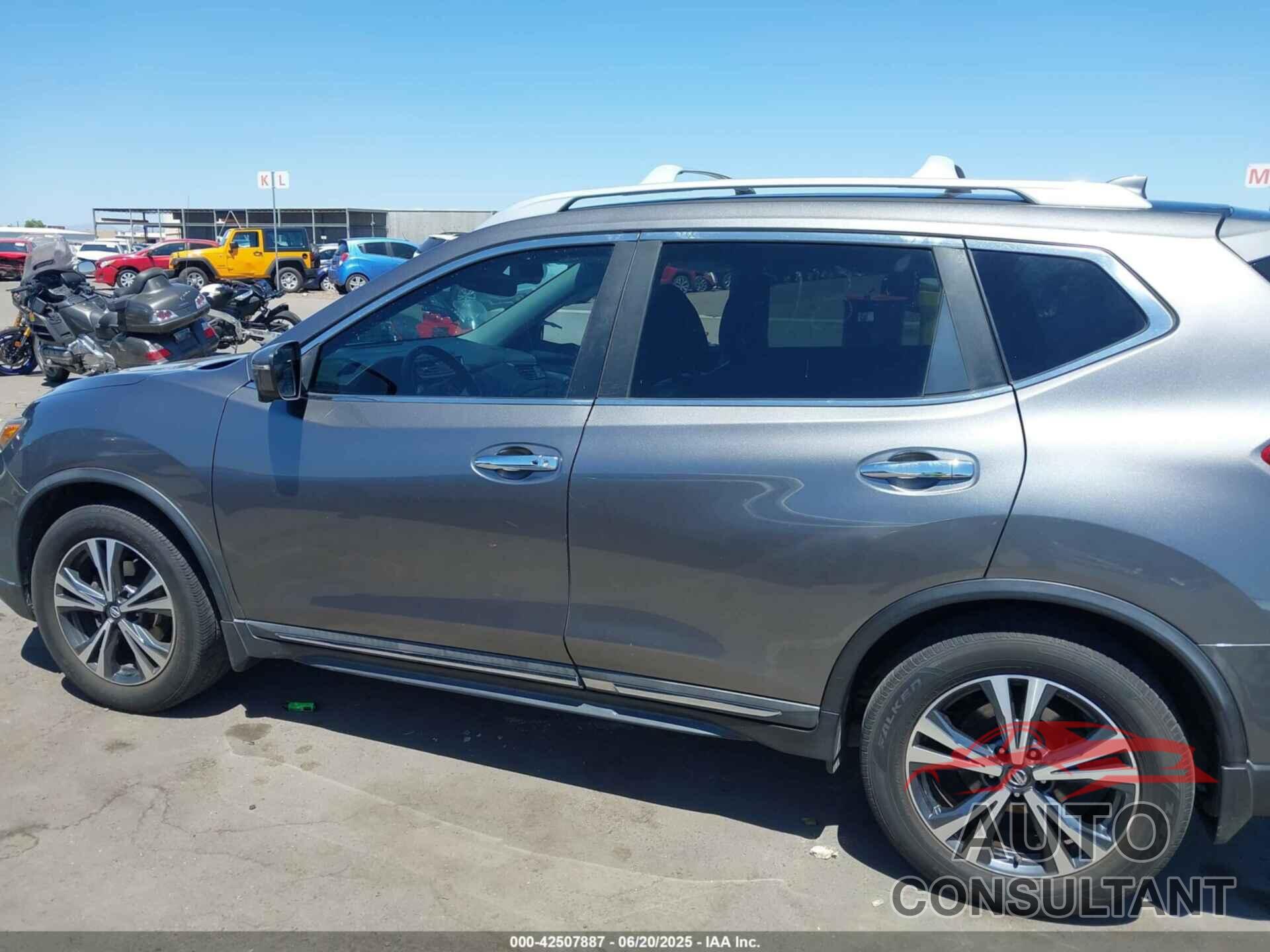 NISSAN ROGUE 2017 - 5N1AT2MT1HC866601